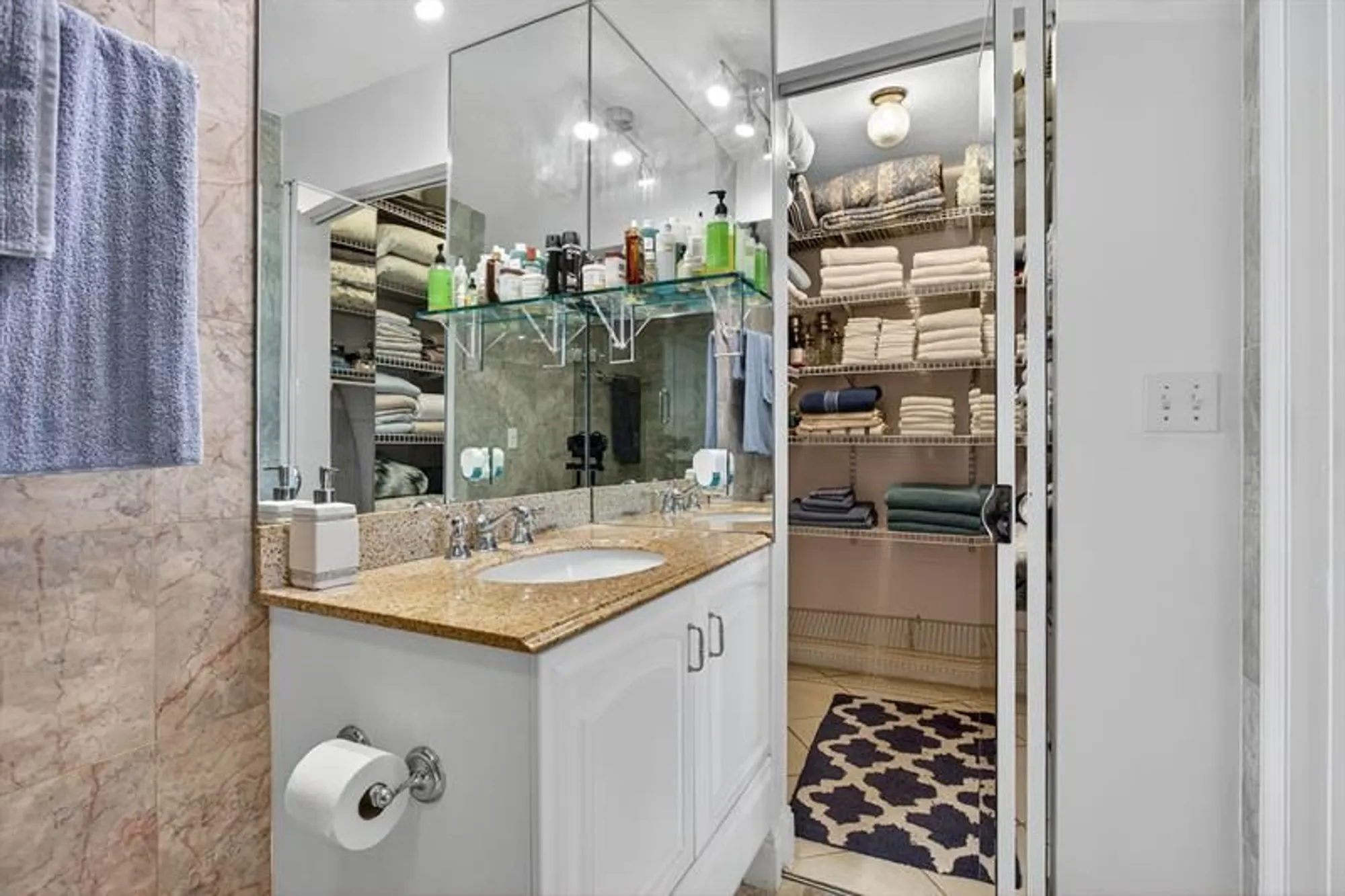 Property Slideshow image 27 of 42 | 3551 inverrary dr apt 312, Lauderhill, FL, 33319