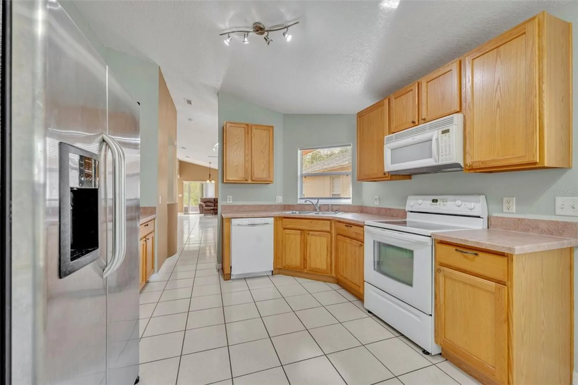Property Slideshow image 17 of 35 | 540 grand canal dr, Kissimmee, FL, 34759