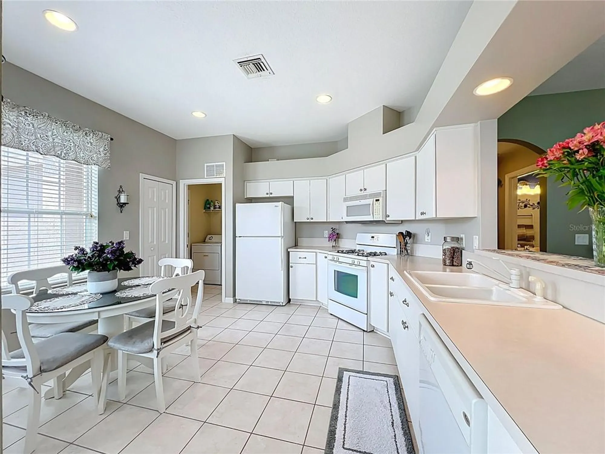 Property Slideshow image 9 of 59 | 5643 bounty cir, Tavares, FL, 32778