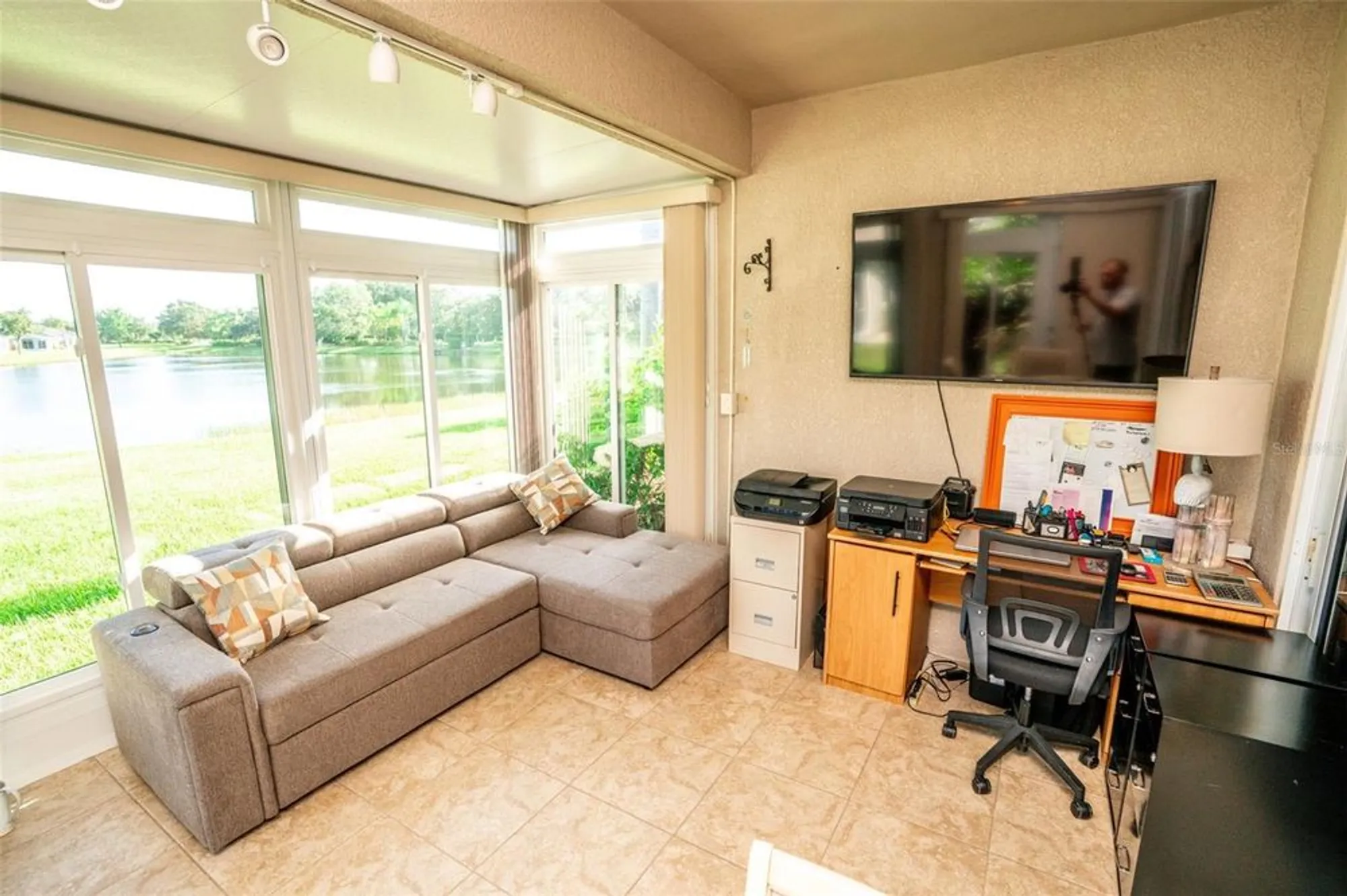 Property Slideshow image 27 of 39 | 2427 sifield greens way, Sun City Center, FL, 33573