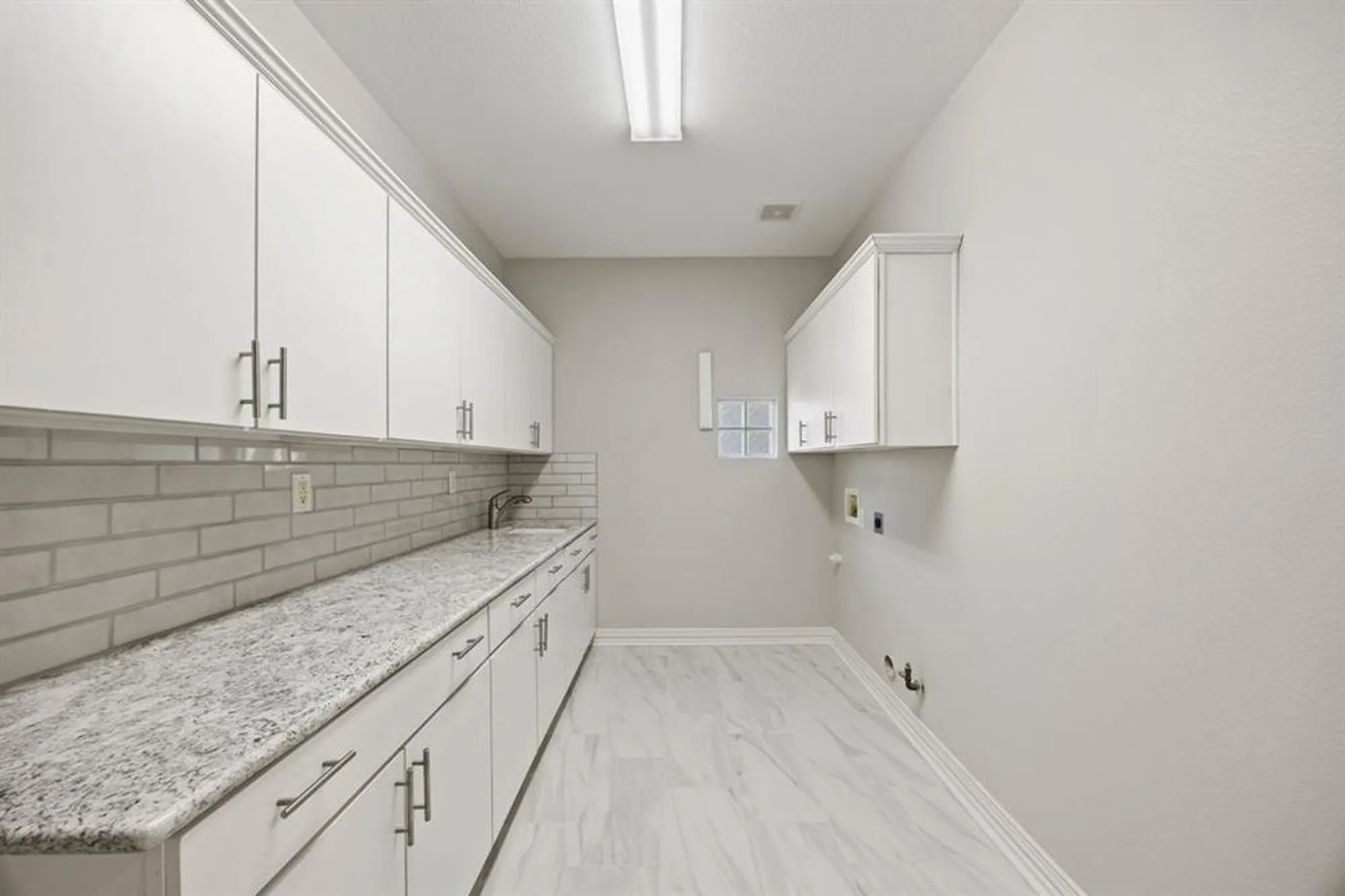 Property Slideshow image 22 of 30 | 10409 countryside dr, Denton, TX, 76207