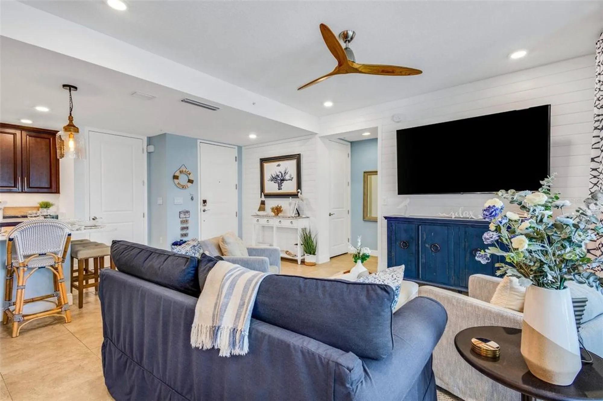 Property Slideshow image 15 of 94 | 395 aruba cir unit 101, Bradenton, FL, 34209