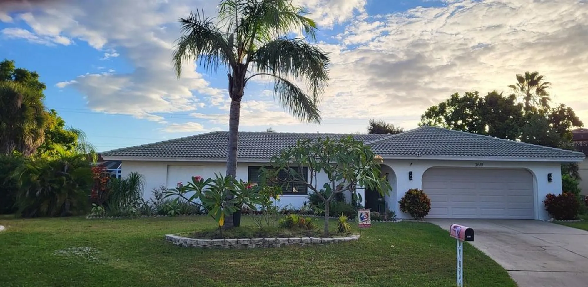 Property Slideshow image 1 of 31 | 3619 pembrook dr, Sarasota, FL, 34239