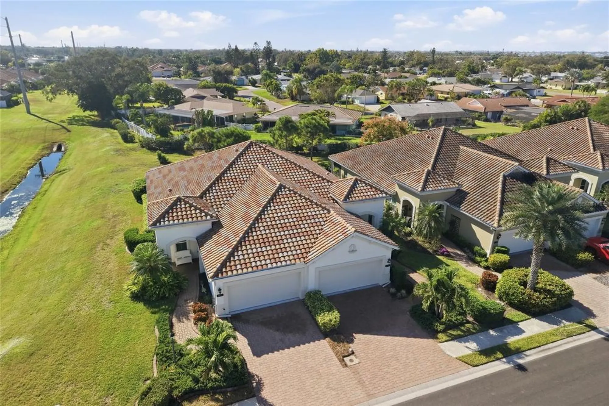 Property Slideshow image 5 of 50 | 7105 vista bella dr, Bradenton, FL, 34209