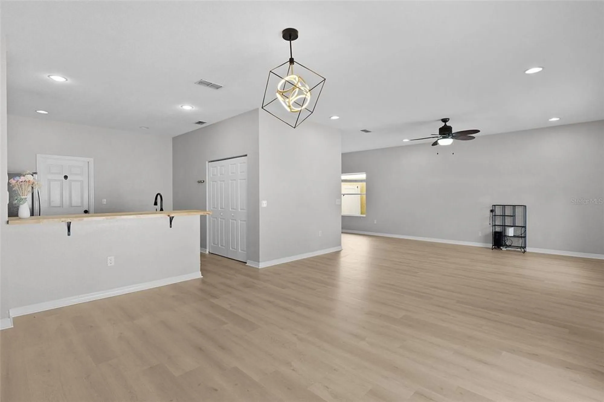 Property Slideshow image 10 of 28 | 4908 ne 123rd ln, Oxford, FL, 34484