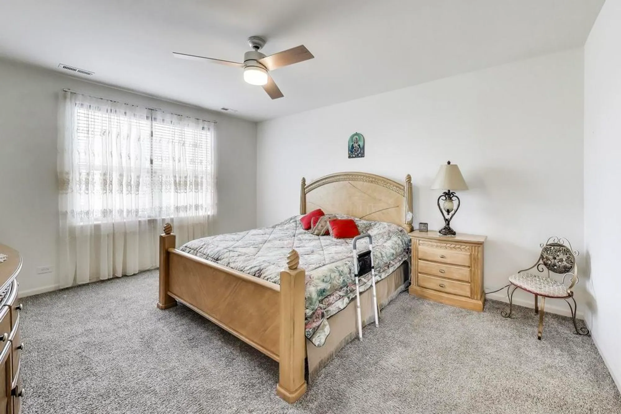 Property Slideshow image 13 of 30 | 2358 cannon dr, Pingree Grove, IL, 60140