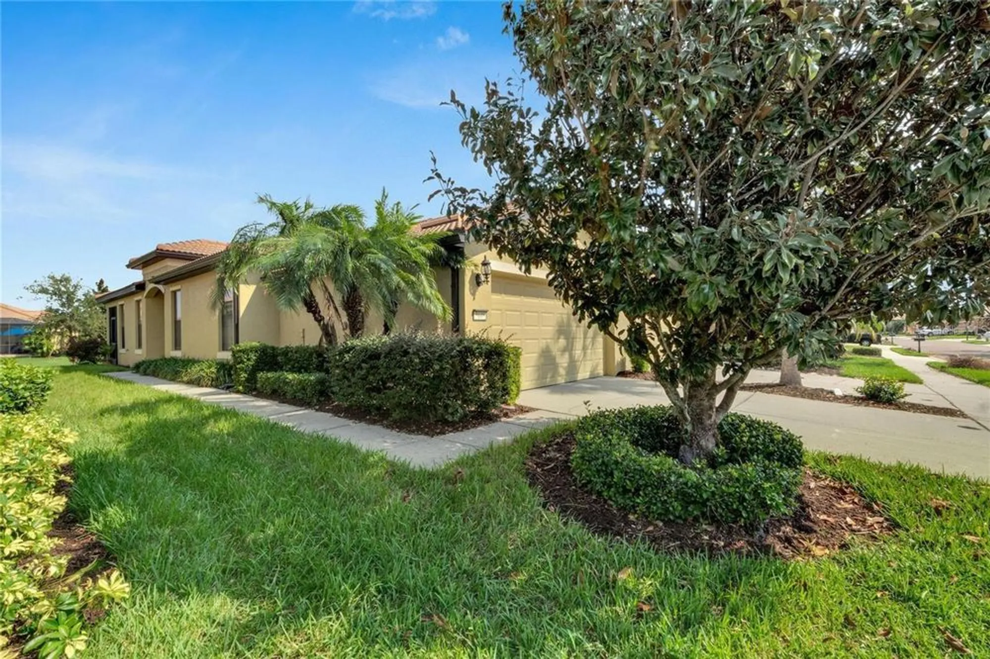 Property Slideshow image 7 of 36 | 5648 sunset falls dr, Apollo Beach, FL, 33572