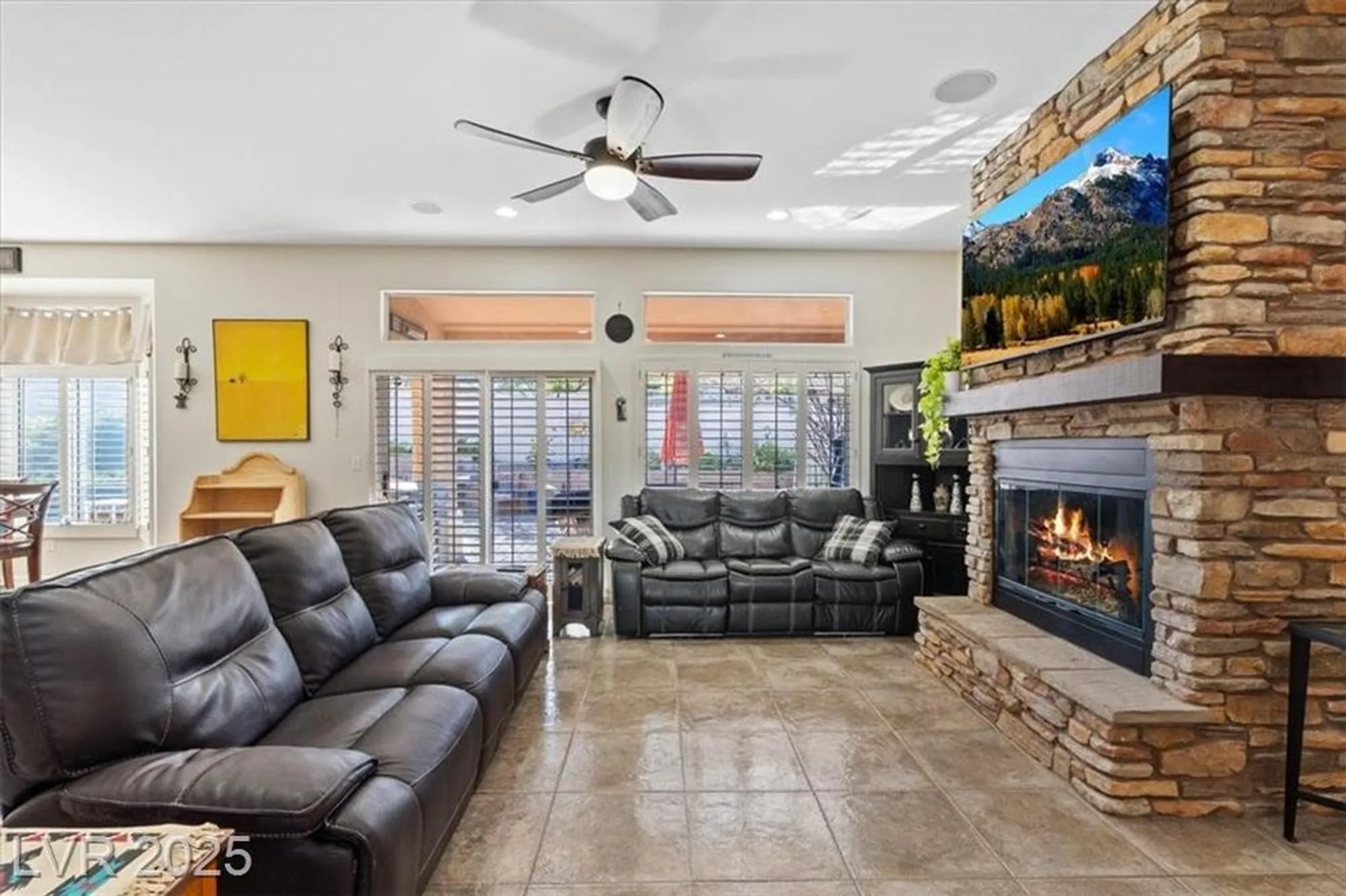 Property Slideshow image 6 of 37 | 2525 banora point dr, Las Vegas, NV, 89134