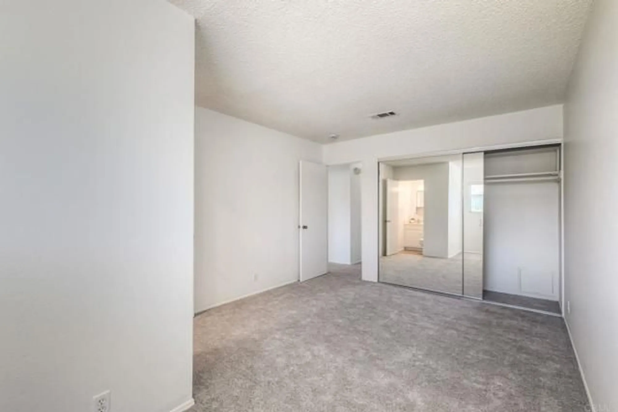 Property Slideshow image 24 of 41 | 3839 vista campana 16, Oceanside, CA, 92057