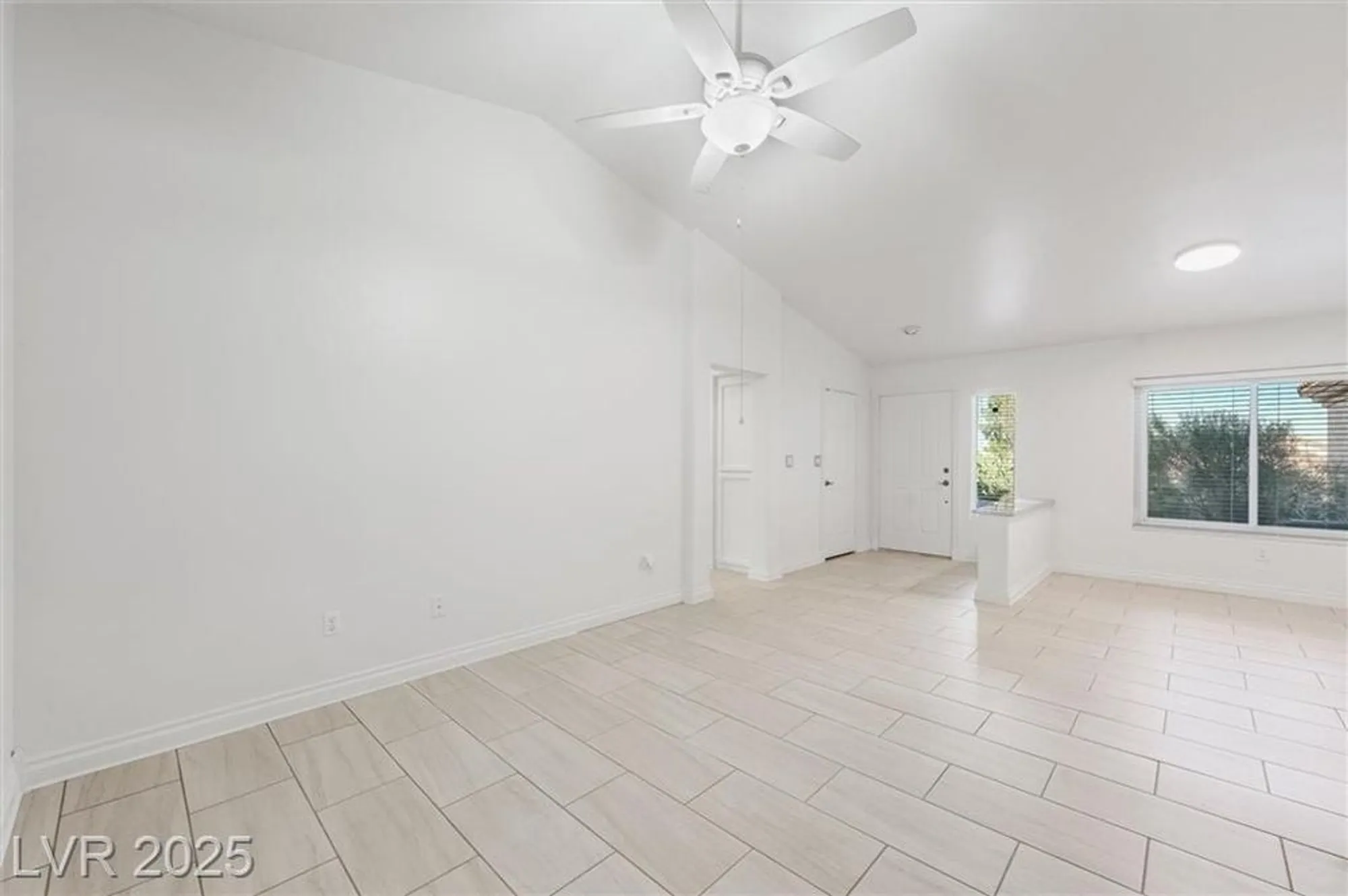 Property Slideshow image 11 of 52 | 2725 byron dr, Las Vegas, NV, 89134