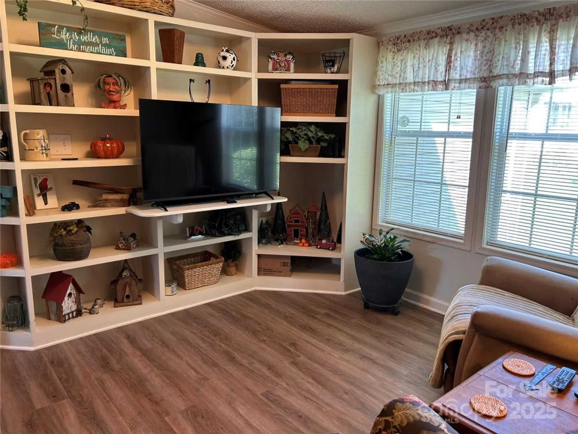 Property Slideshow image 19 of 43 | 429 riverwind dr, Hendersonville, NC, 28739