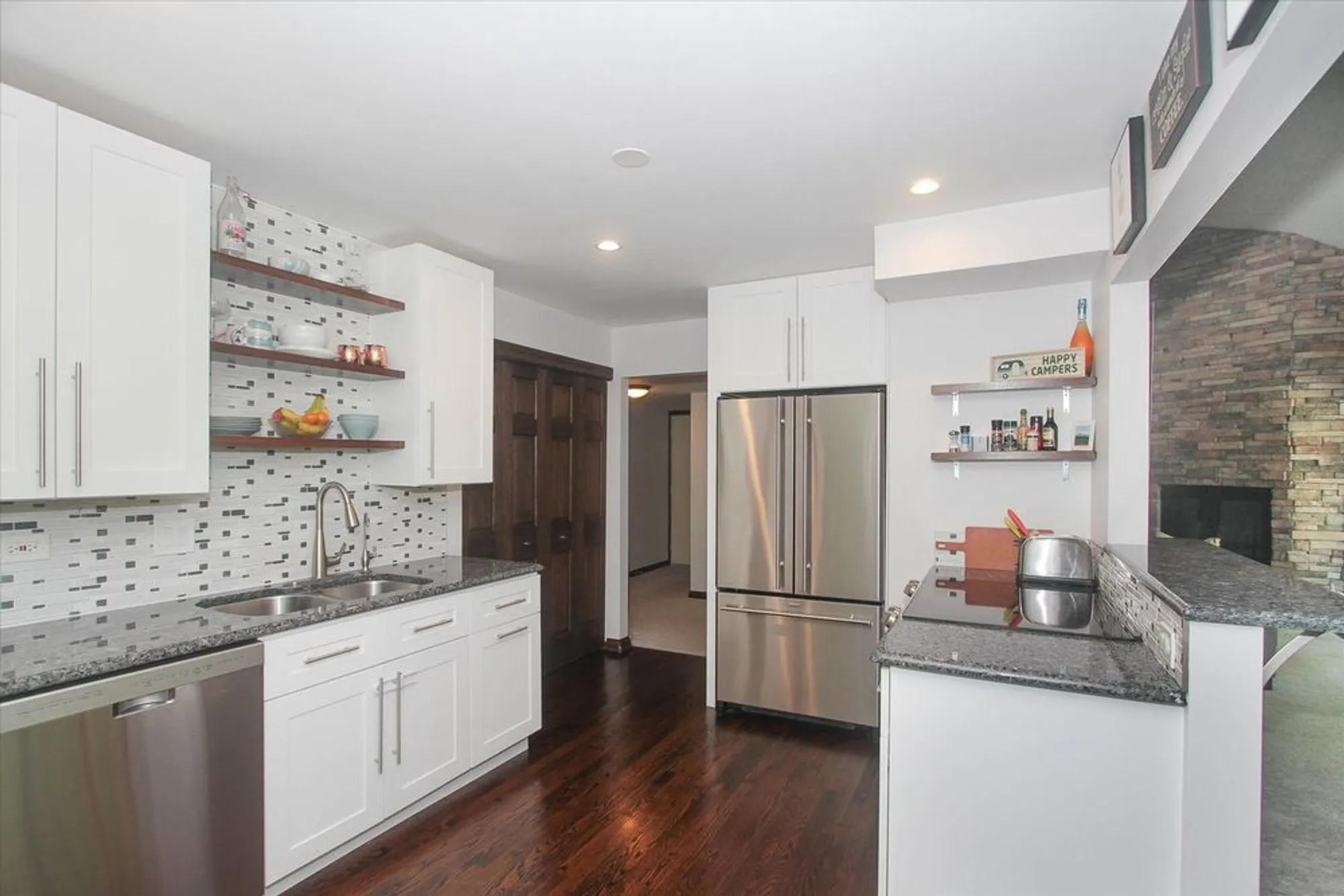 Property Slideshow image 8 of 34 | 716 old barn rd apt b b, Lake Barrington, IL, 60010