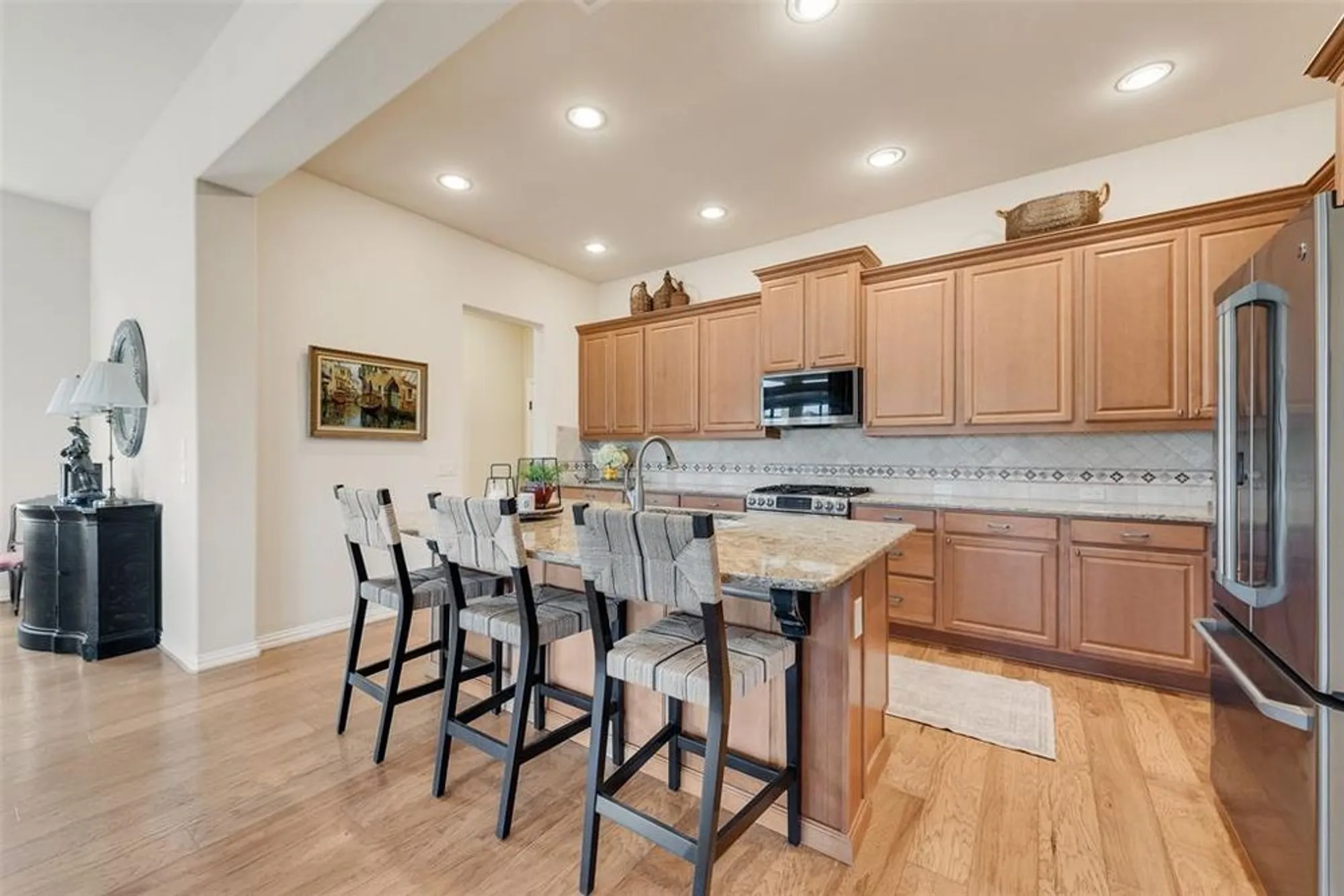 Property Slideshow image 8 of 32 | 11532 southerland dr, Denton, TX, 76207