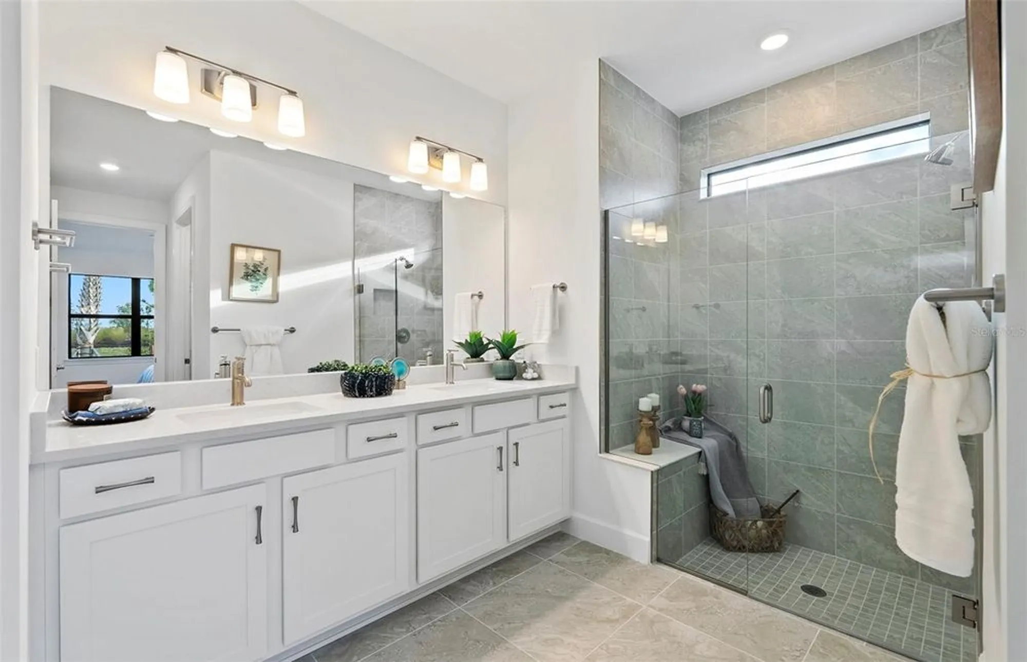 Property Slideshow image 14 of 23 | 18921 indian rock pl, Lakewood Ranch, FL, 34211