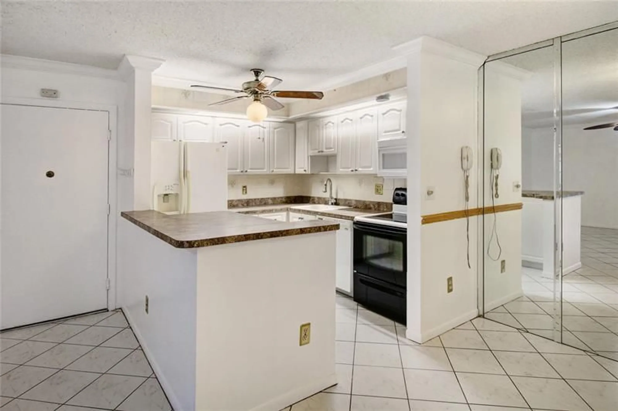 Property Slideshow image 8 of 19 | 9926 s belfort cir # 106, Tamarac, FL, 33321