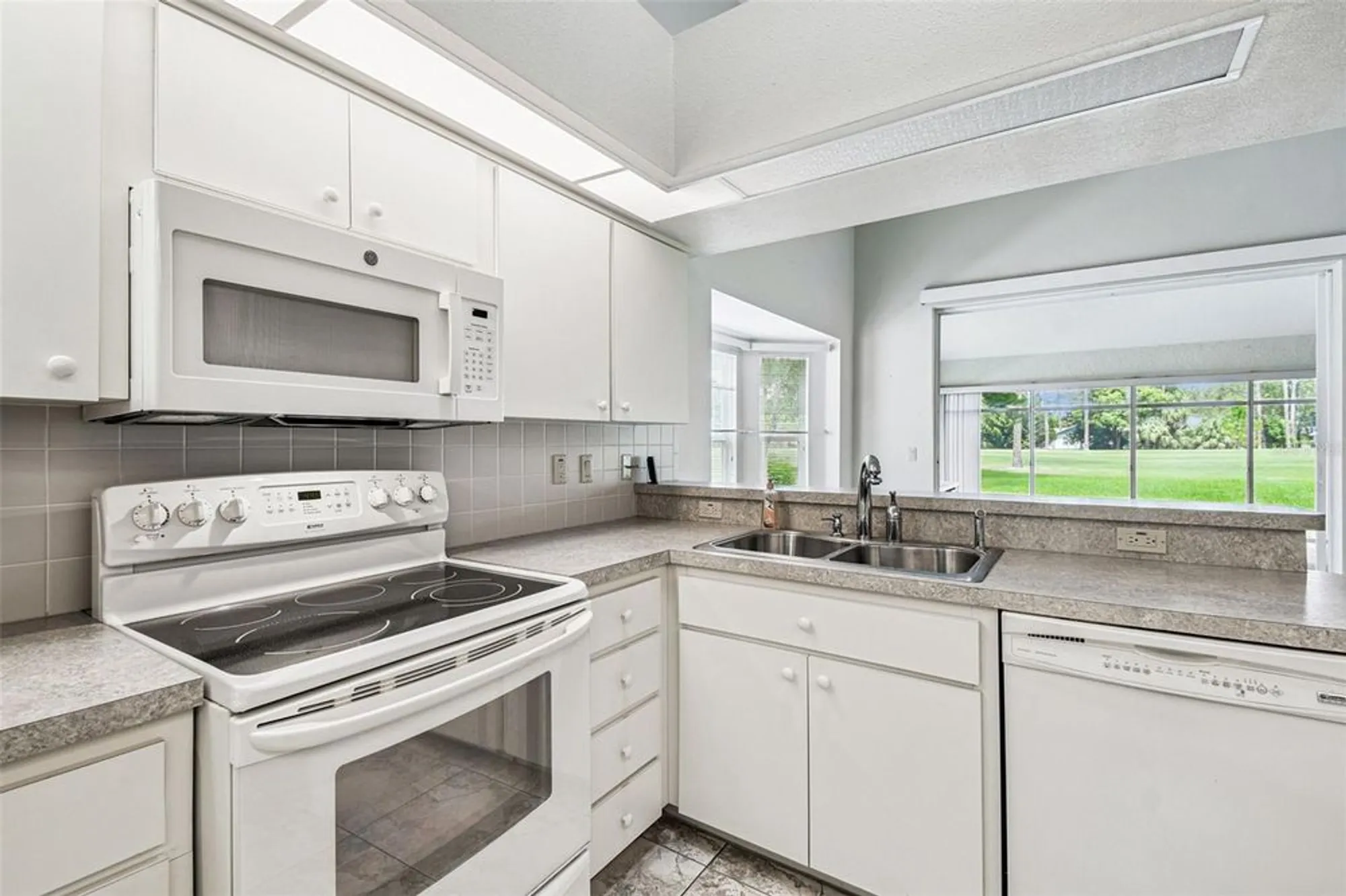Property Slideshow image 24 of 86 | 8157 hidden hills dr, Spring Hill, FL, 34606