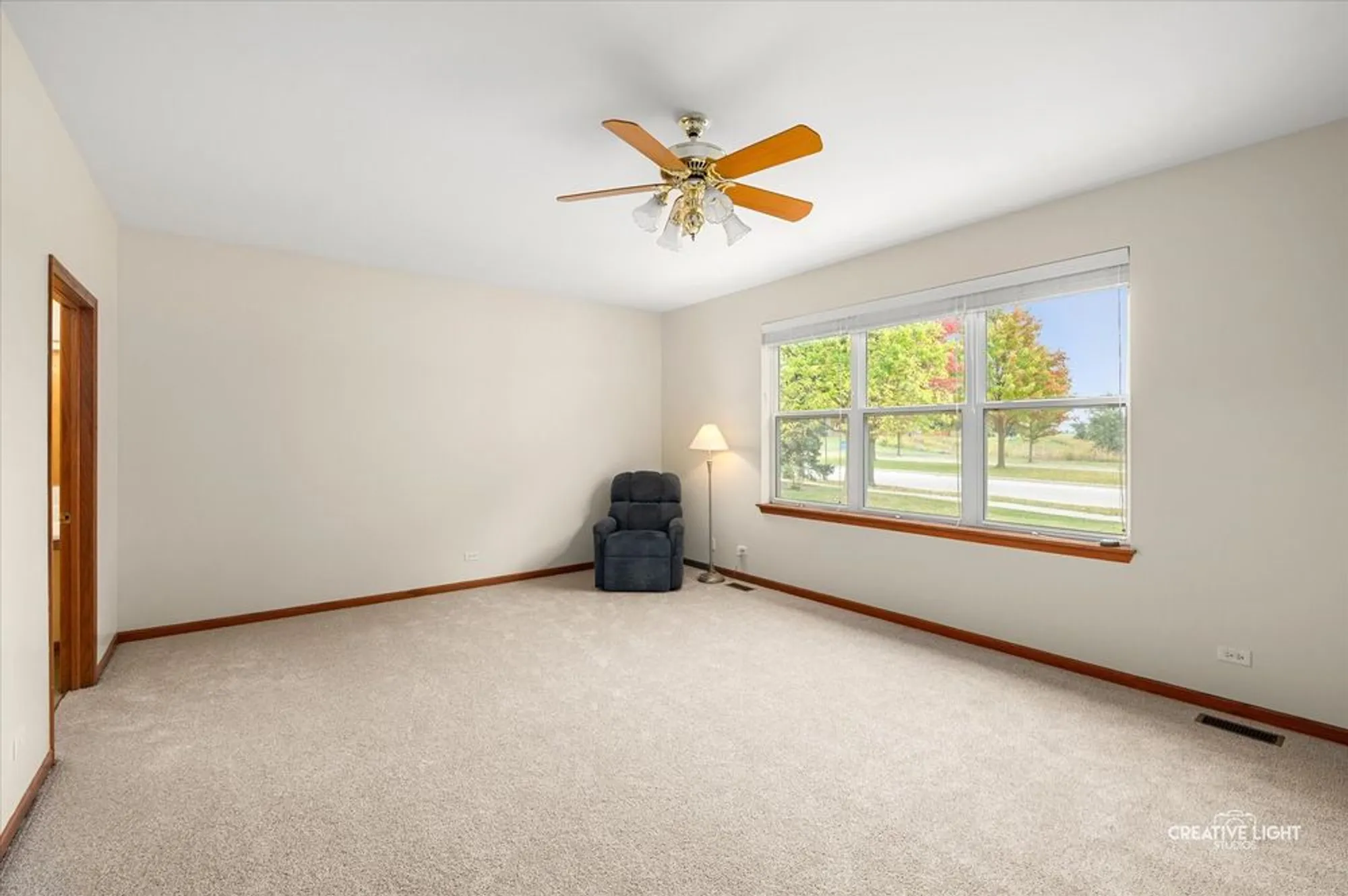 Property Slideshow image 20 of 25 | 790 bohannon cir, Oswego, IL, 60543