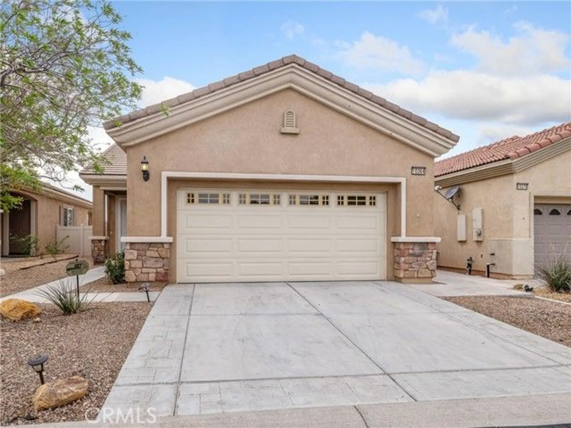 Property Slideshow image 2 of 36 | 10364 lakeshore dr, Apple Valley, CA, 92308
