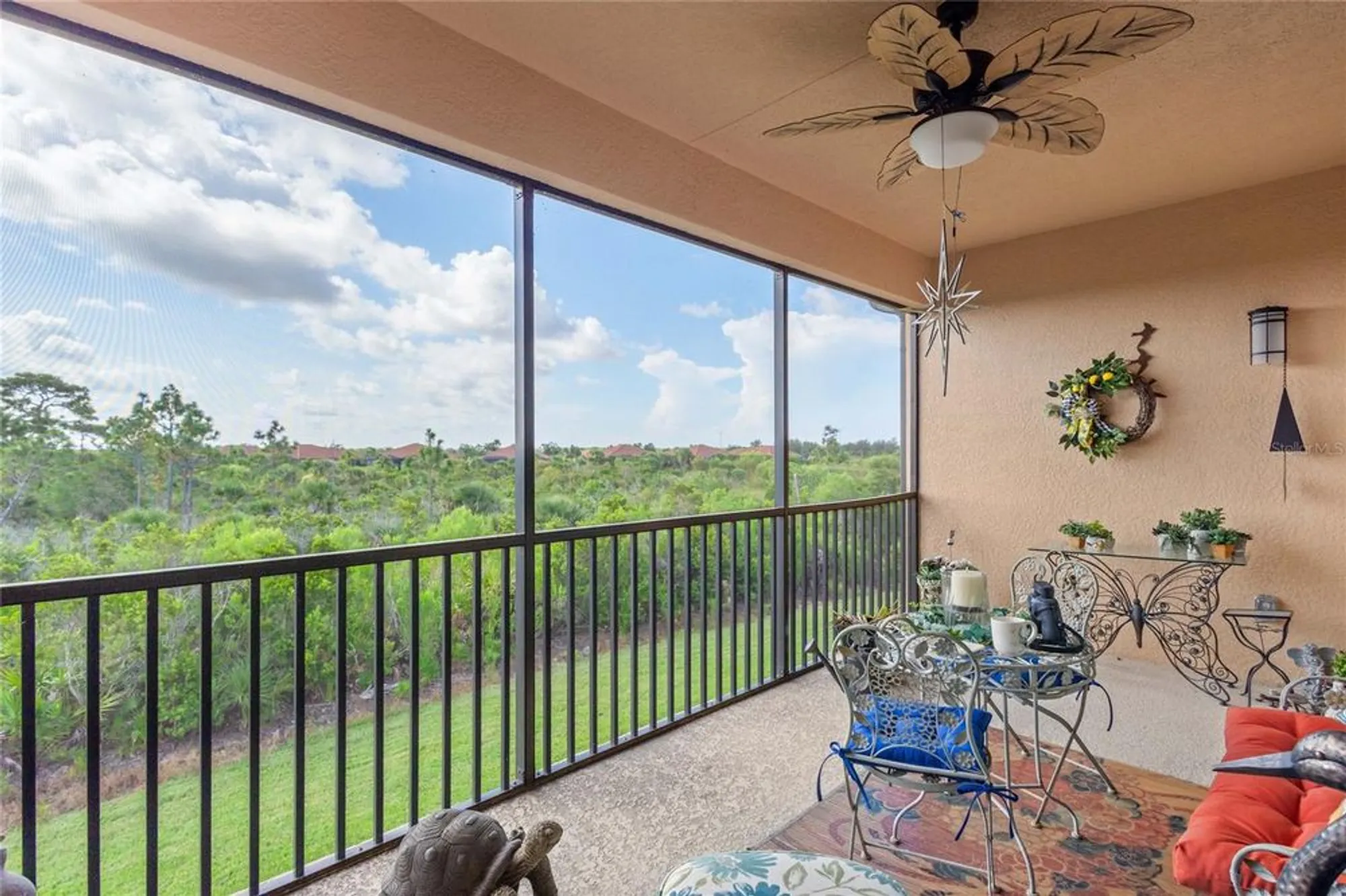 Property Slideshow image 11 of 58 | 10035 crooked creek dr unit 202, Venice, FL, 34293