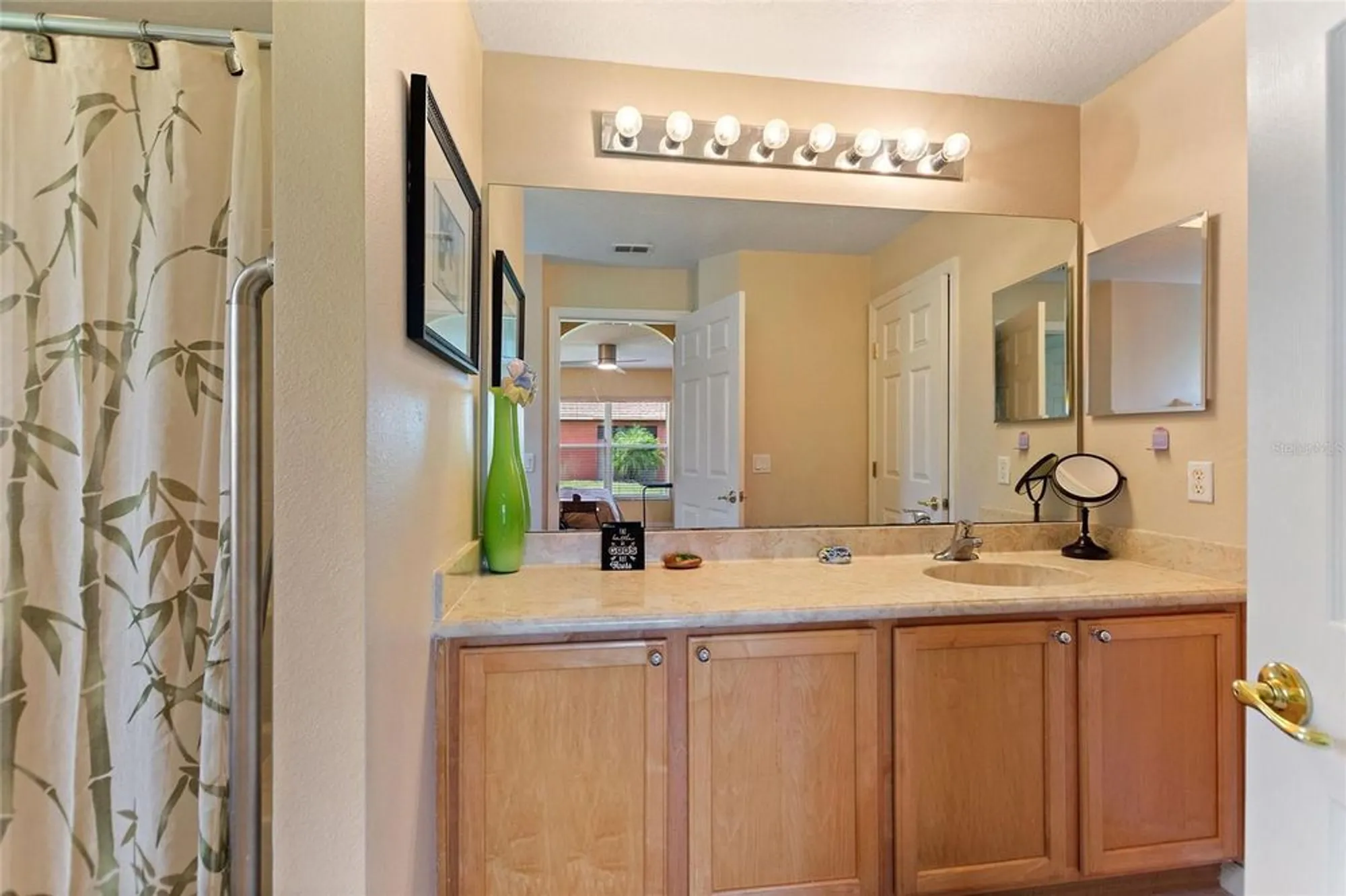 Property Slideshow image 18 of 49 | 504 millifiora ln, Kissimmee, FL, 34759