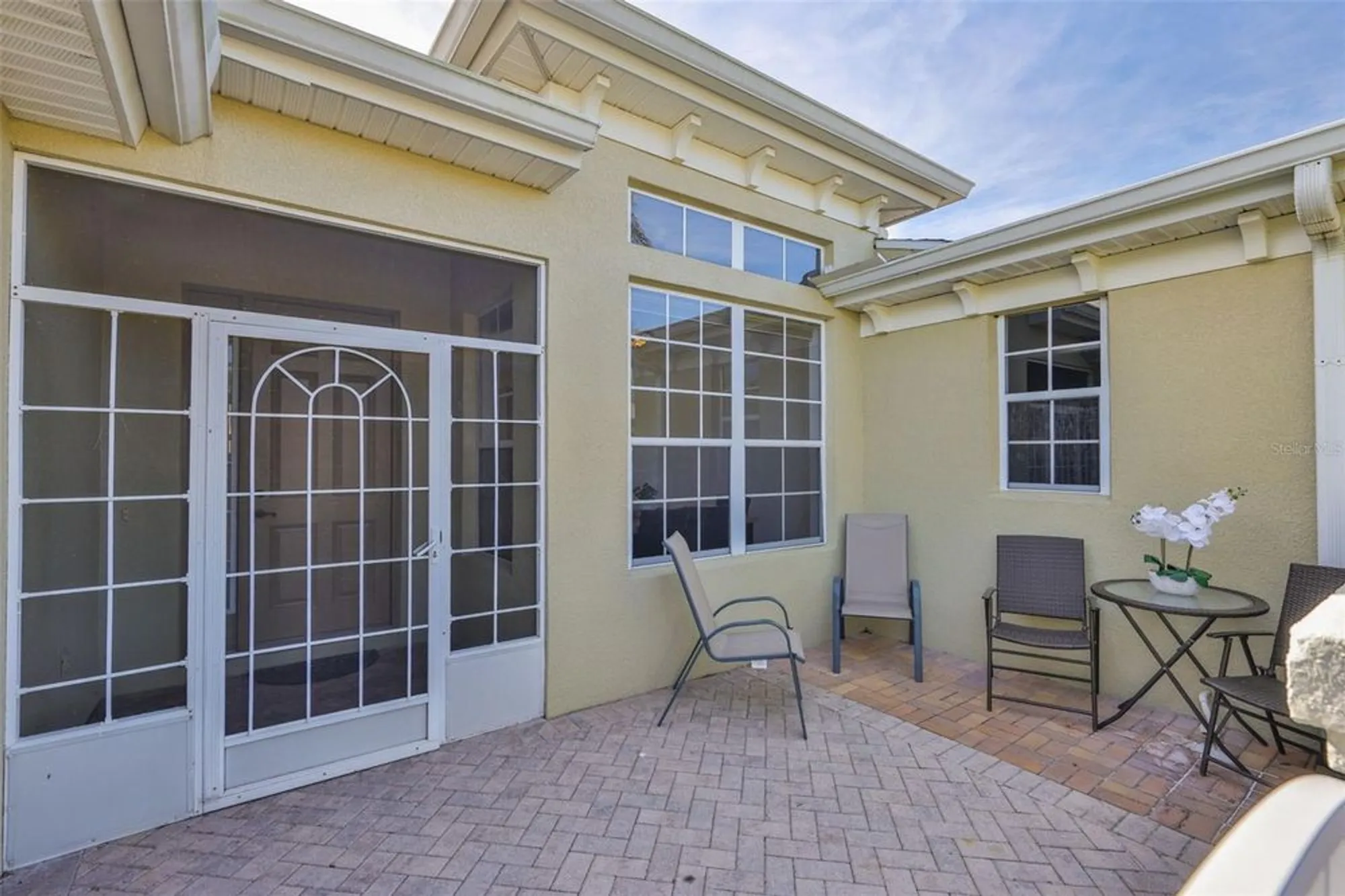 Property Slideshow image 5 of 95 | 2432 kensington greens dr # 15, Sun City Center, FL, 33573