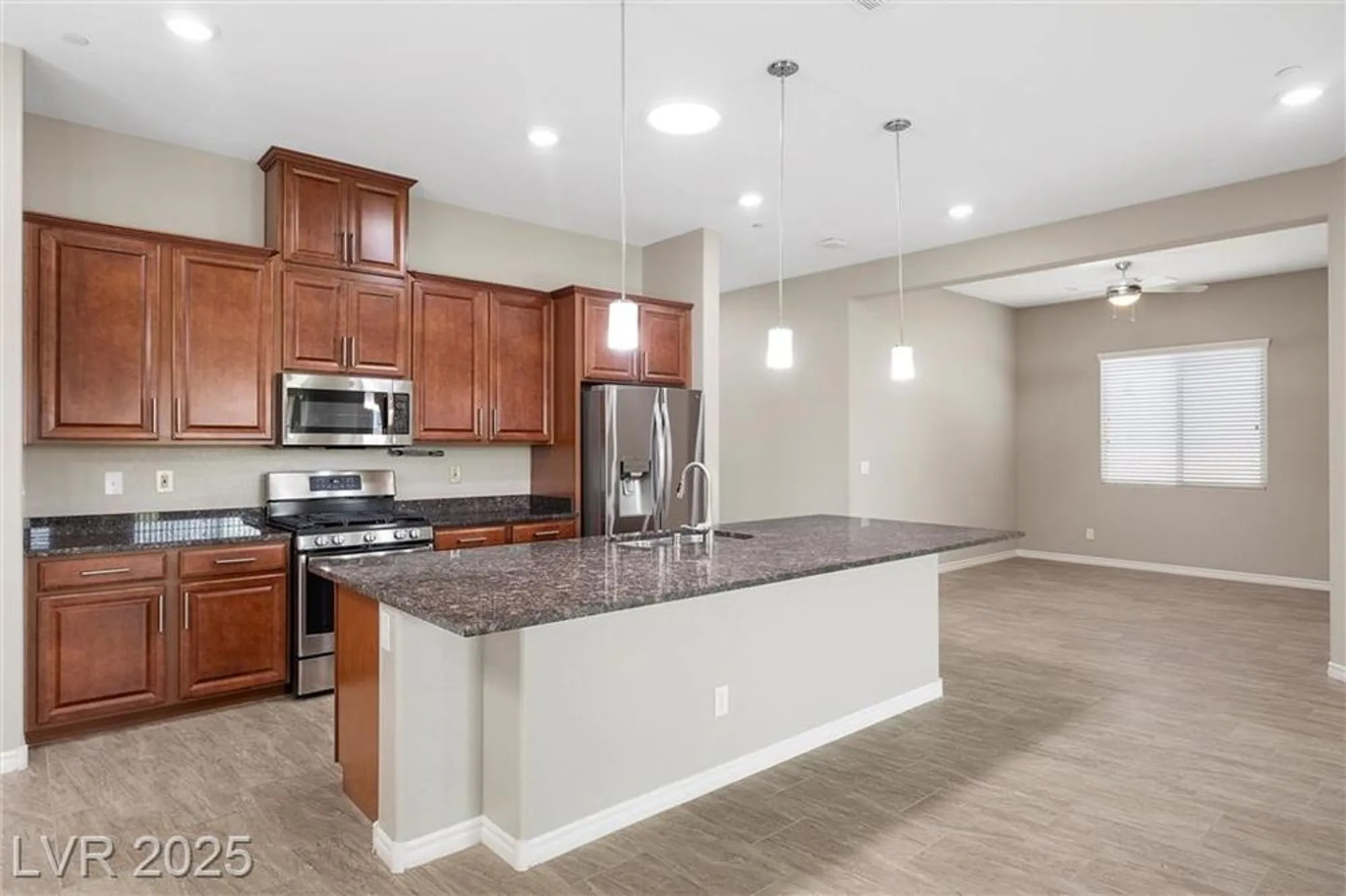 Property Slideshow image 10 of 70 | 732 rosewater dr, Henderson, NV, 89011