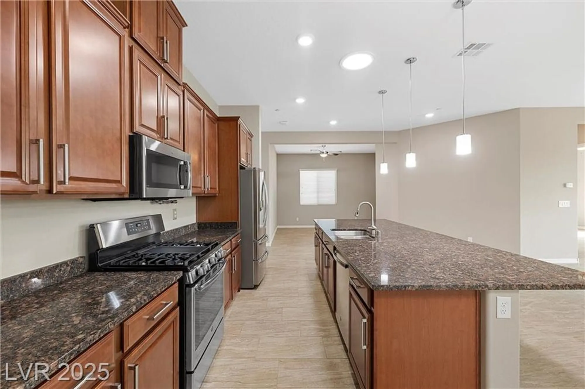 Property Slideshow image 15 of 70 | 732 rosewater dr, Henderson, NV, 89011