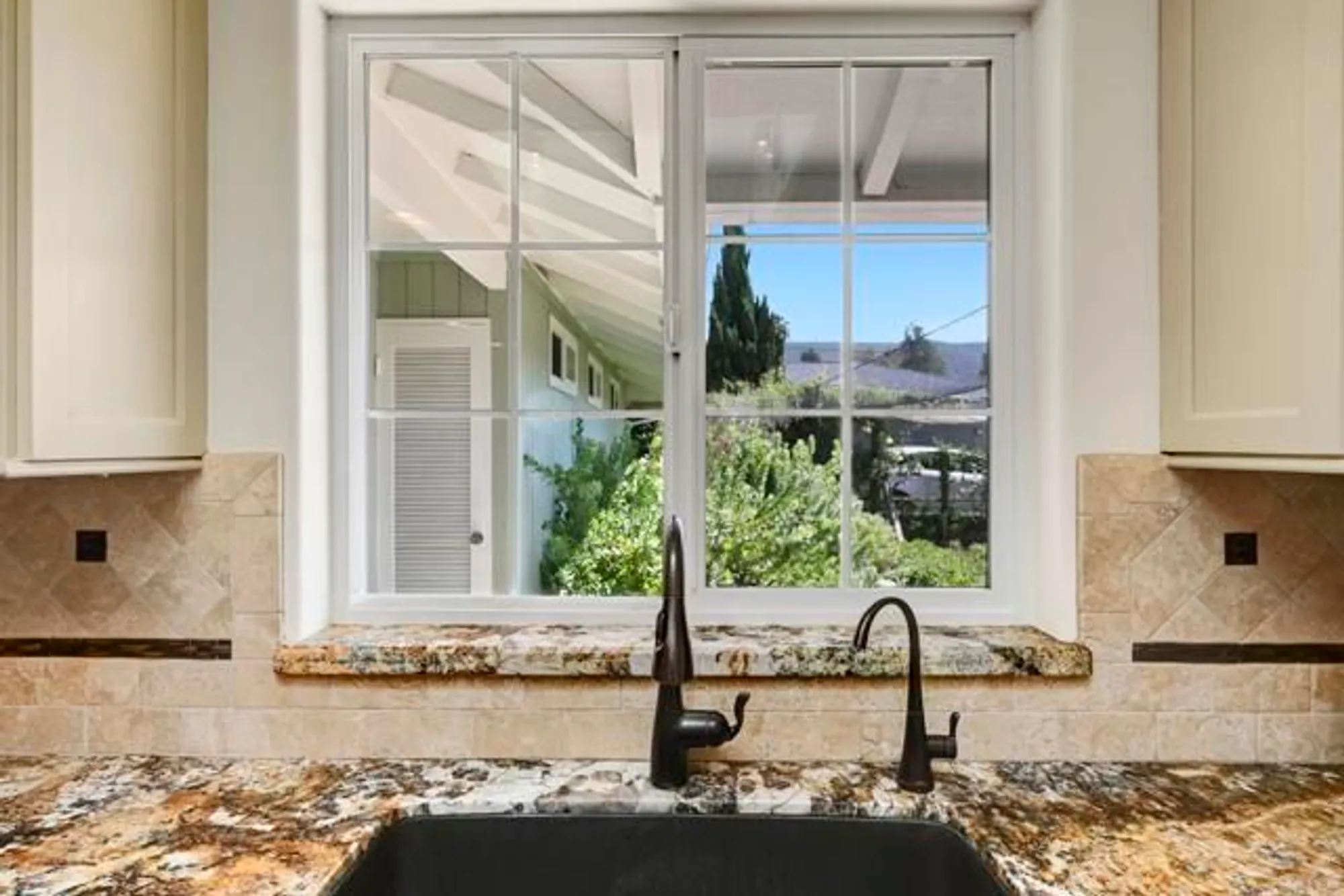 Property Slideshow image 20 of 57 | 1051 la reina dr, San Marcos, CA, 92078