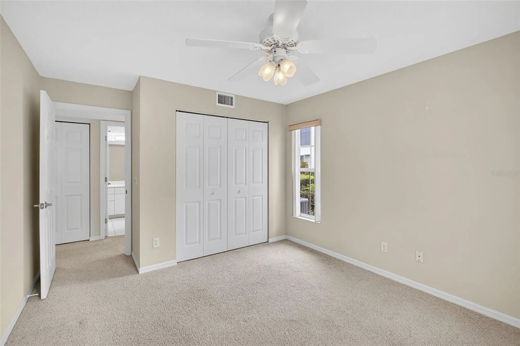 Property Slideshow image 23 of 40 | 813 montrose dr 104, Venice, FL, 34293