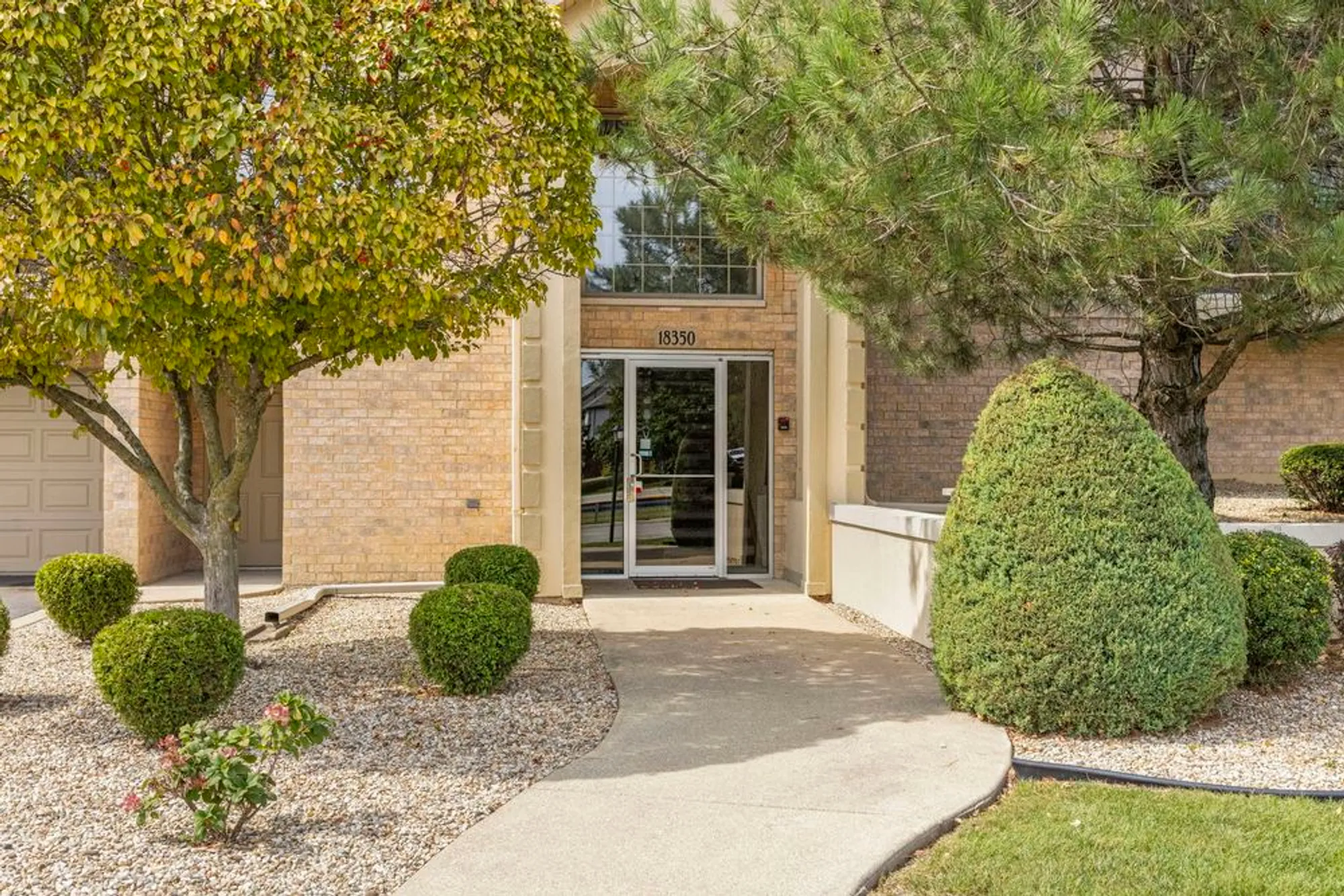 Property Slideshow image 22 of 23 | 18350 pine ridge dr apt 3d, Tinley Park, IL, 60477