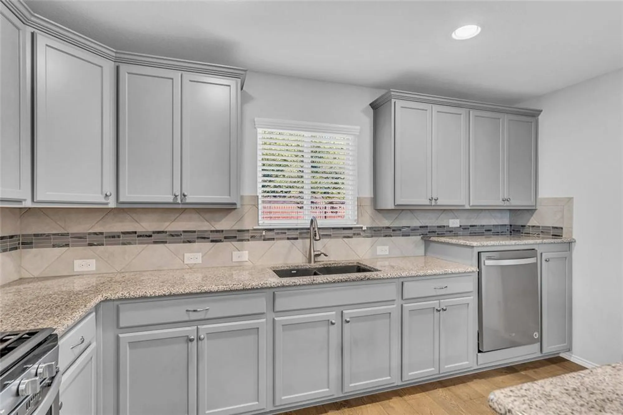 Property Slideshow image 18 of 31 | 8845 twin pines ln, Frisco, TX, 75036