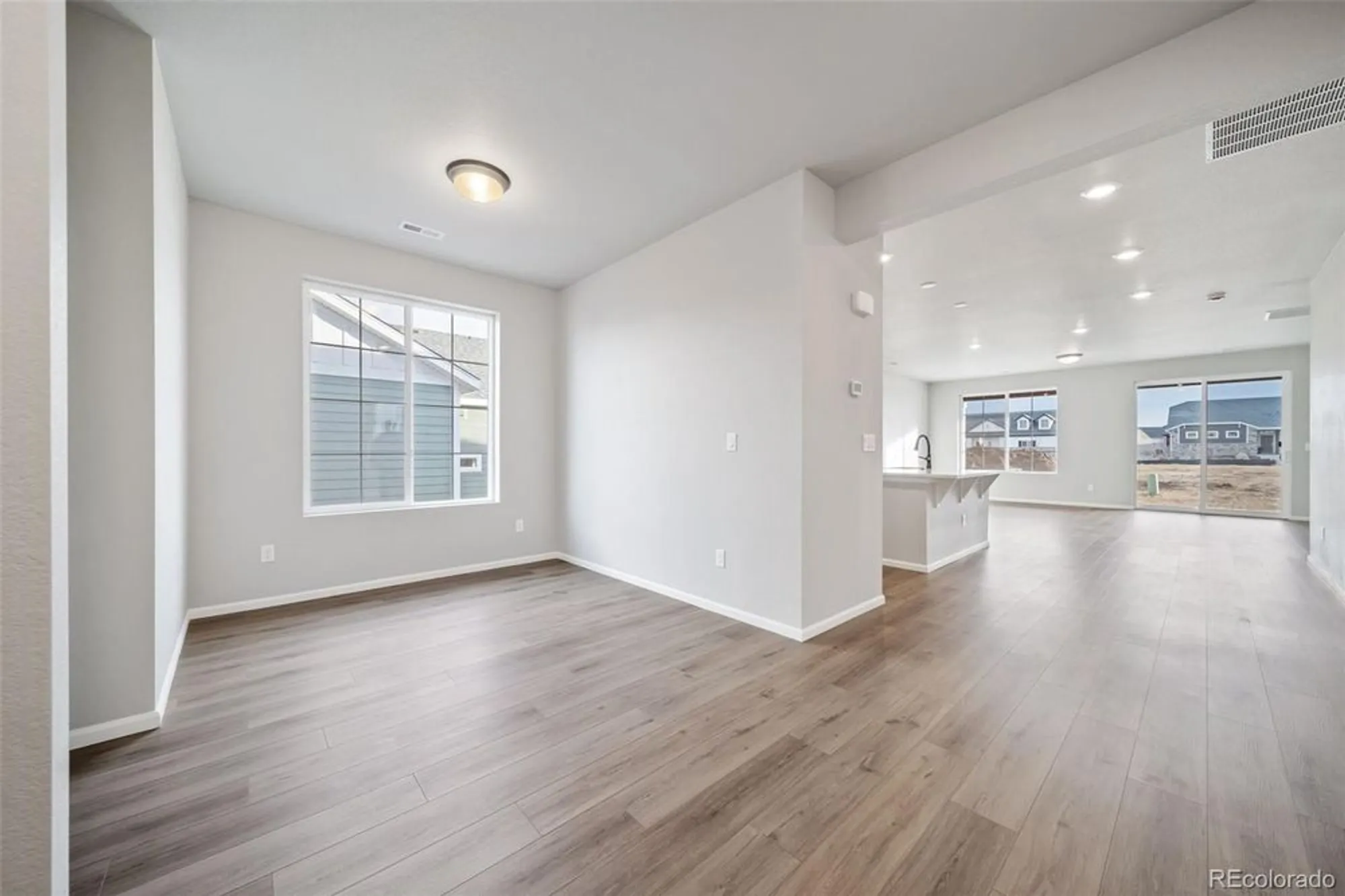 Property Slideshow image 8 of 26 | 22304 e 49th pl, Aurora, CO, 80019