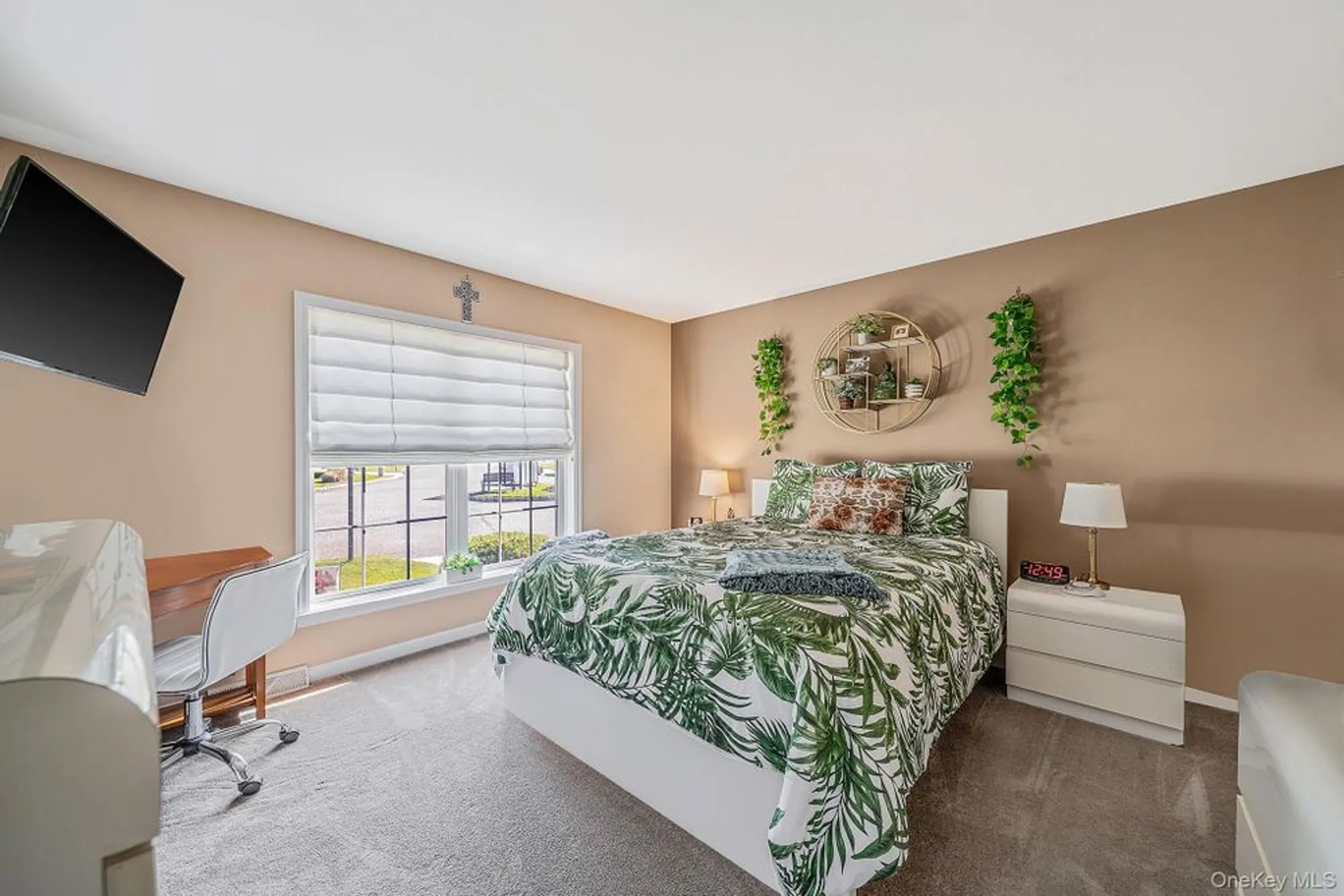 Property Slideshow image 26 of 48 | 1407 middle rd unit 258, Calverton, NY, 11933