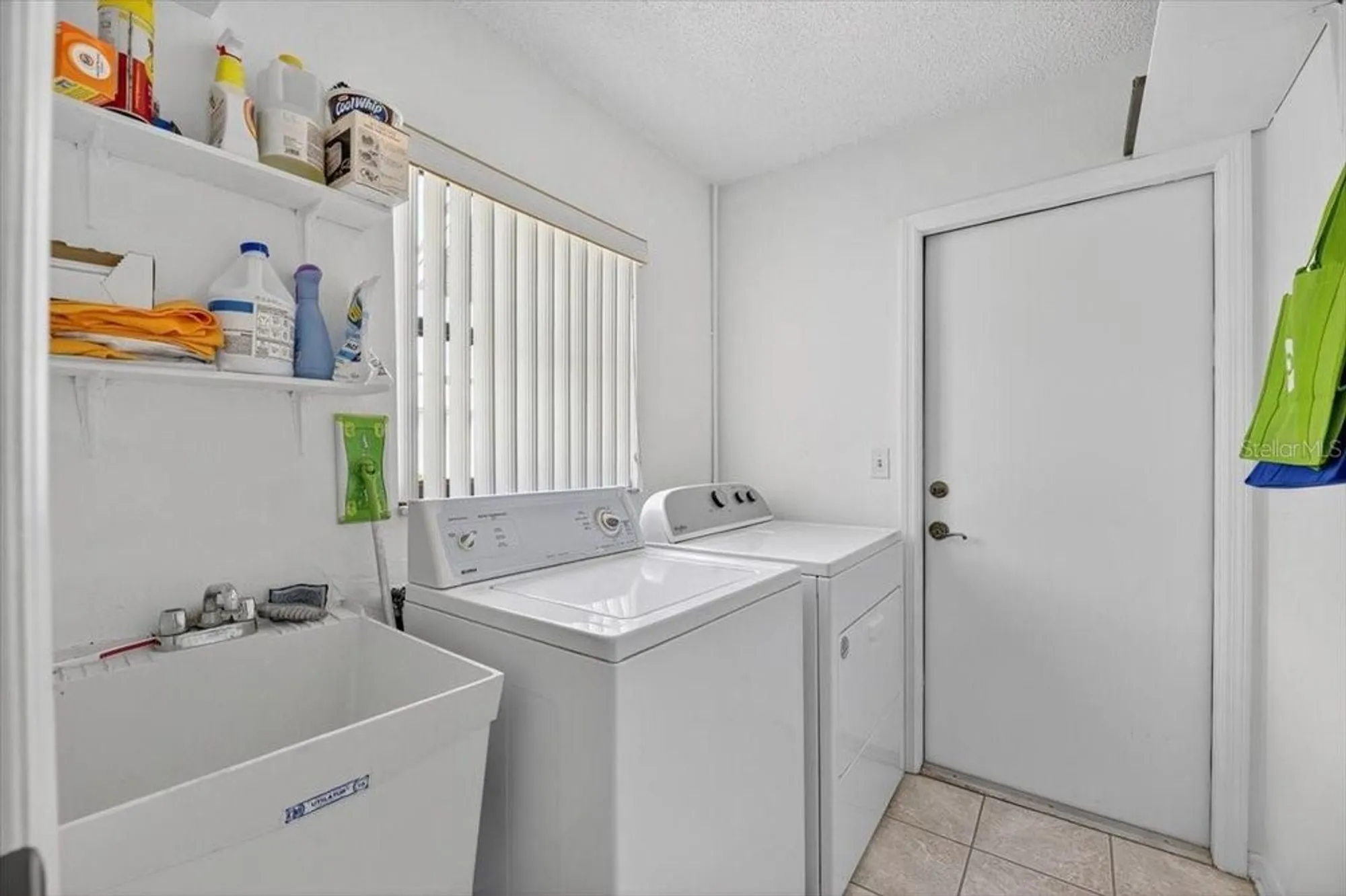 Property Slideshow image 29 of 54 | 1828 e del webb blvd, Sun City Center, FL, 33573