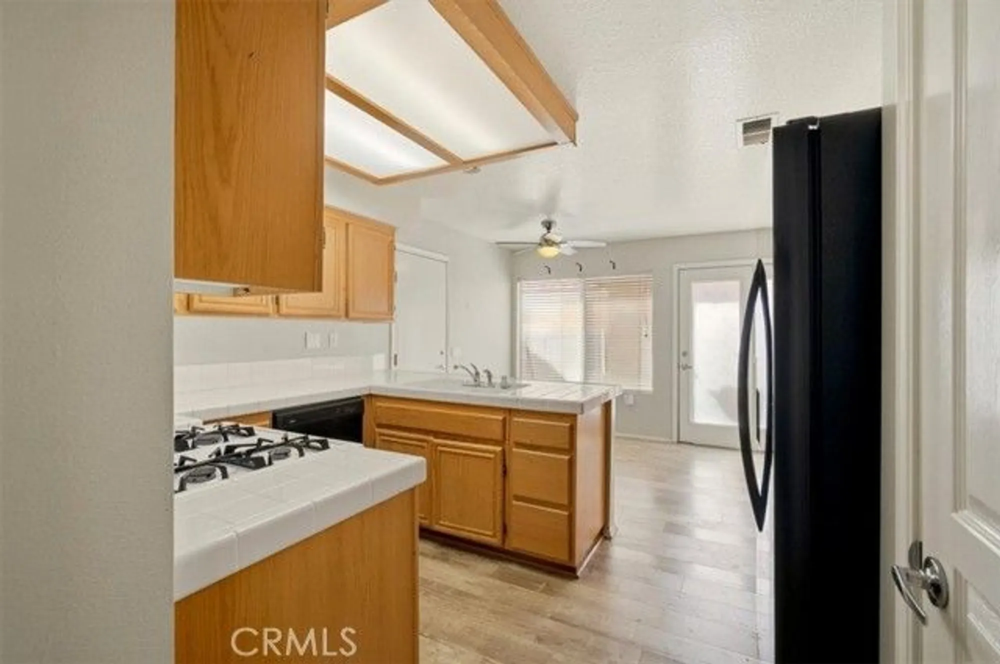 Property Slideshow image 15 of 36 | 19146 oak st, Apple Valley, CA, 92308