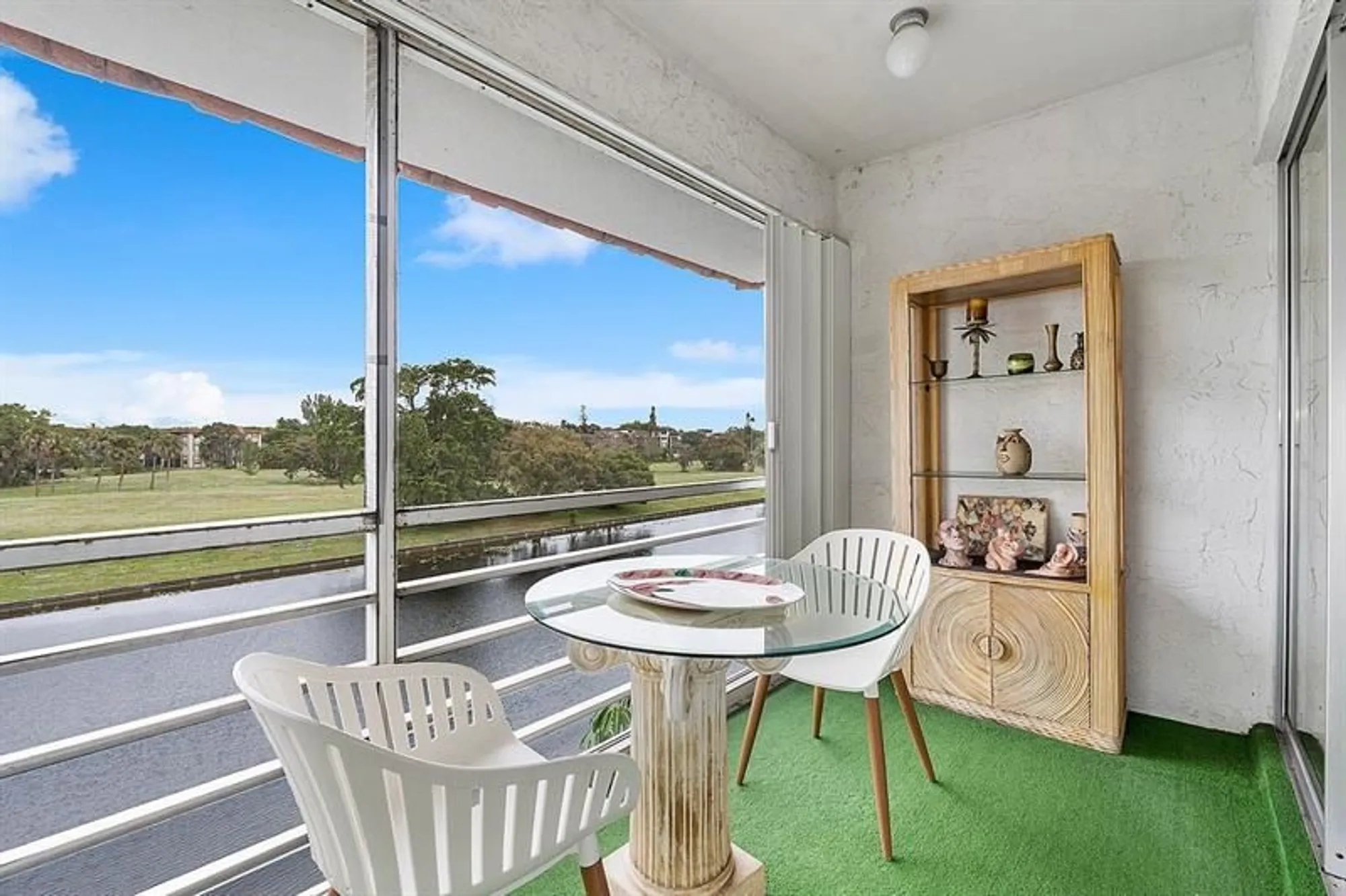 Property Slideshow image 25 of 32 | 3551 inverrary dr 404, Lauderhill, FL, 33319