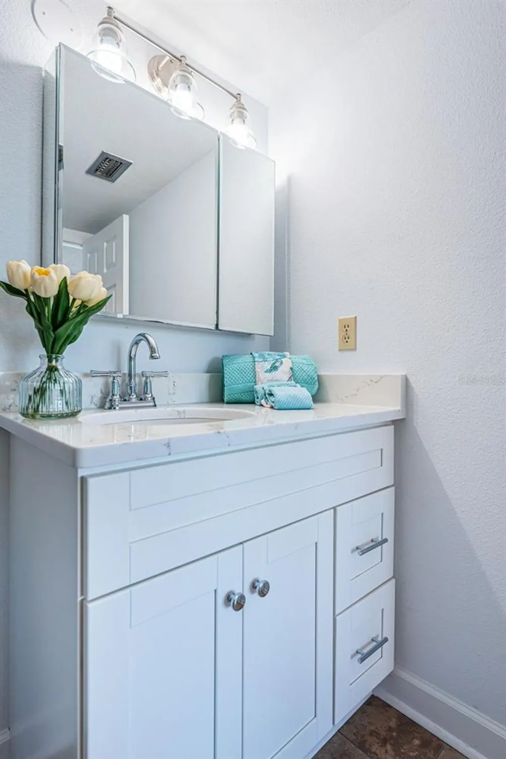 Property Slideshow image 22 of 90 | 7420 bay island dr 171, South Pasadena, FL, 33707