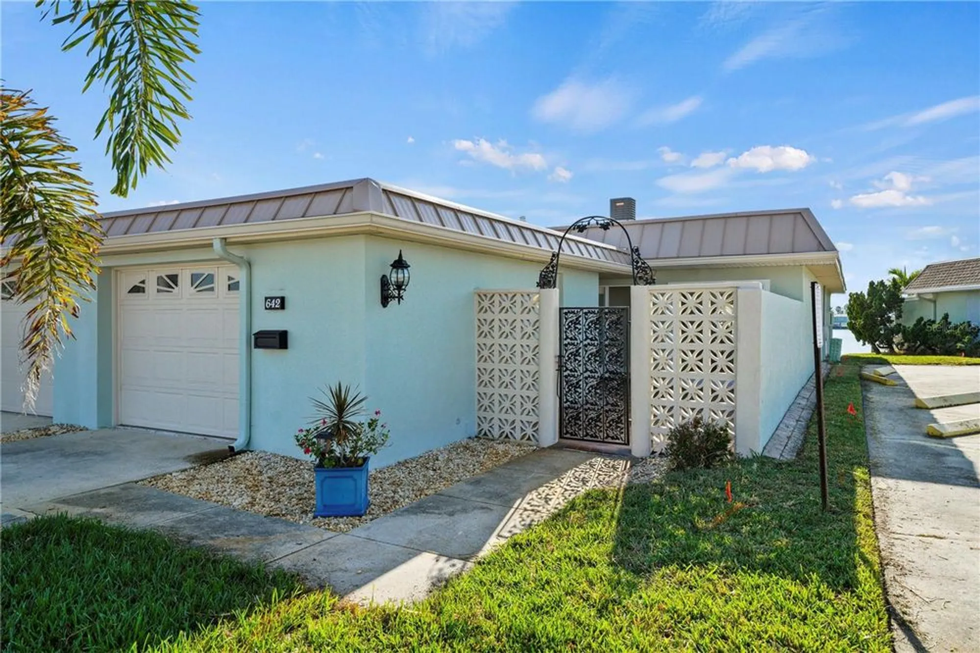 Property Slideshow image 2 of 54 | 642 boca ciega point blvd s, St Petersburg, FL, 33708