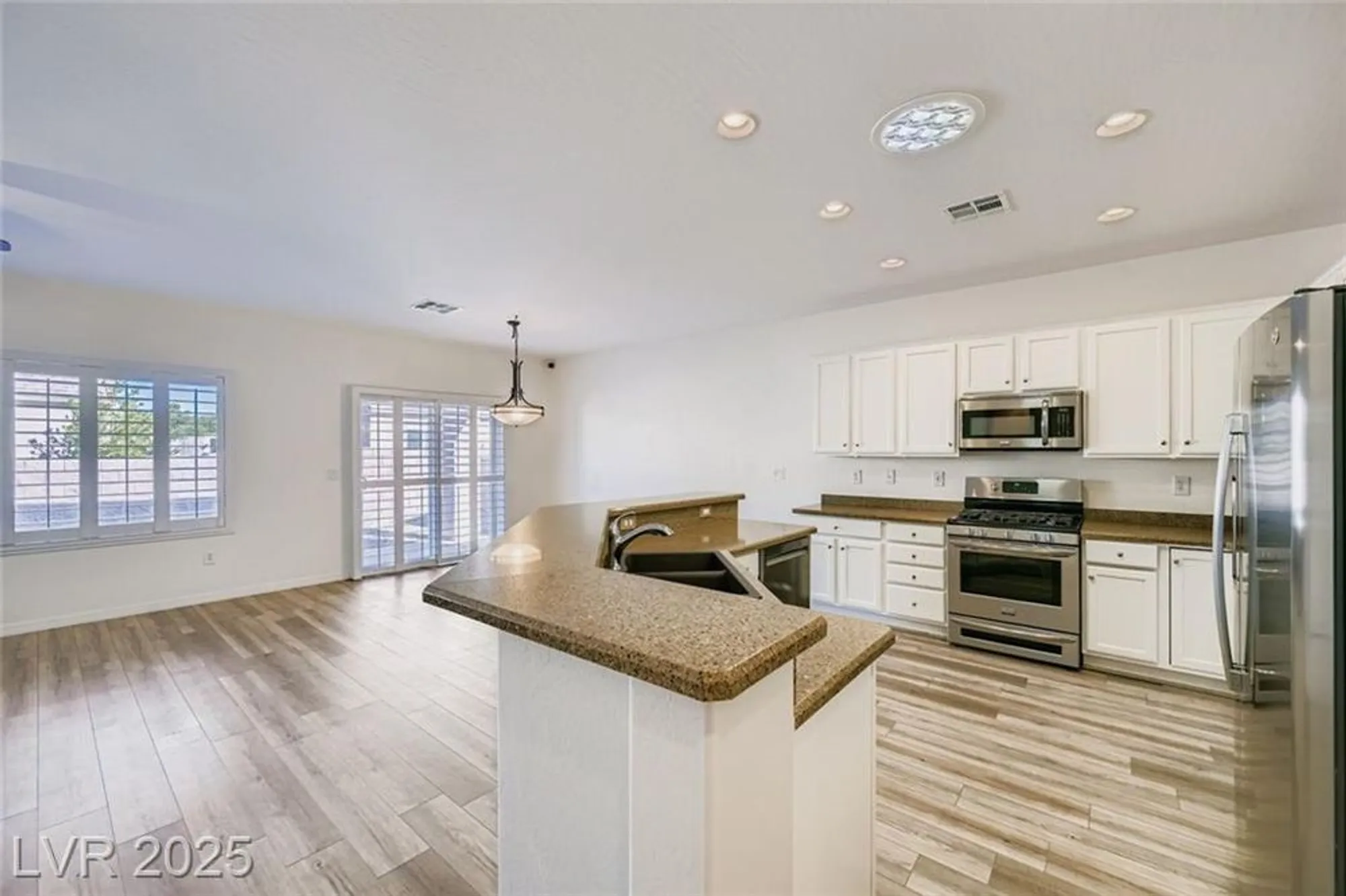 Property Slideshow image 8 of 33 | 3220 flinthead dr, North Las Vegas, NV, 89084