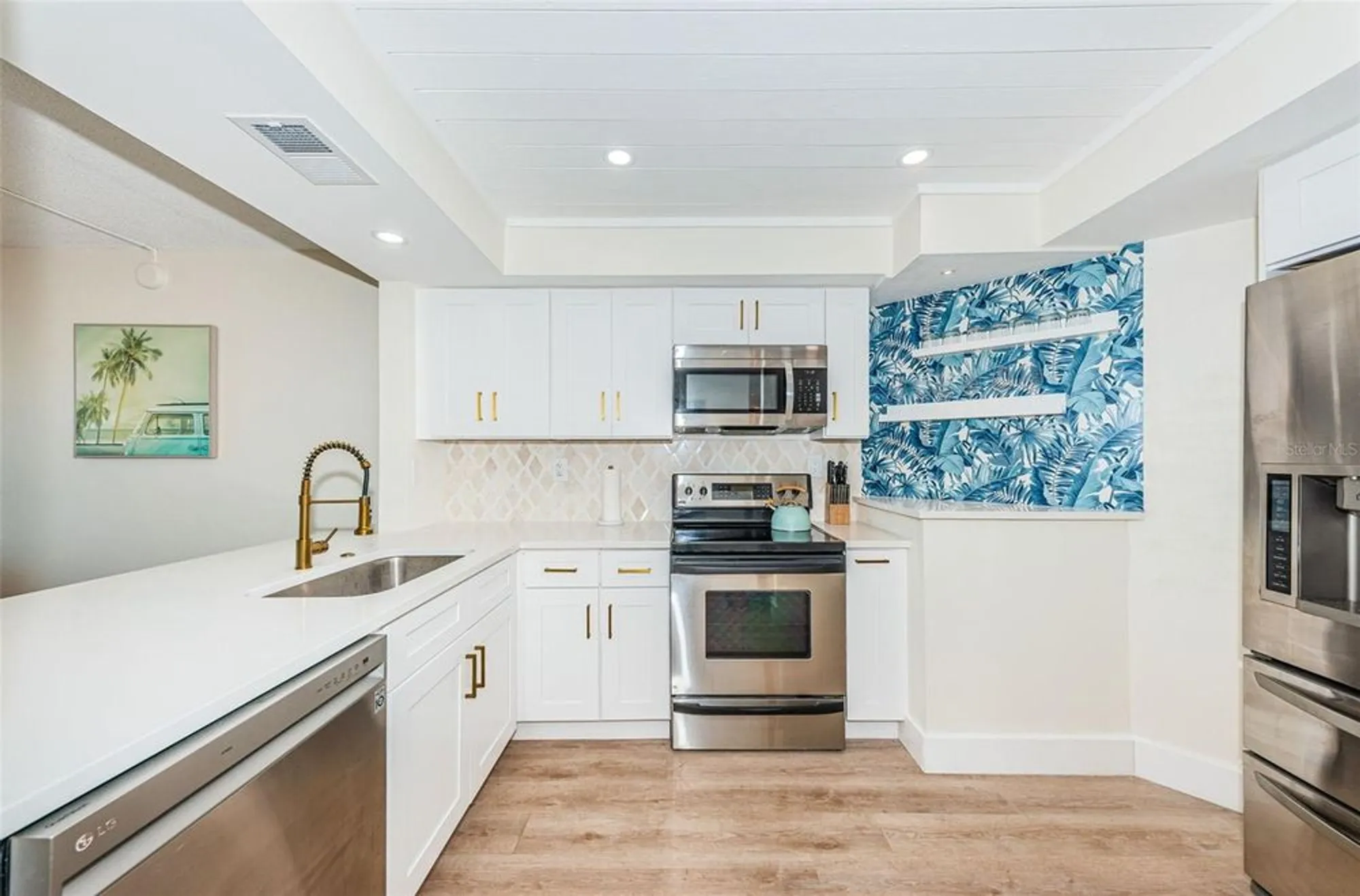 Property Slideshow image 3 of 50 | 6177 sun blvd apt 307, Saint Petersburg, FL, 33715