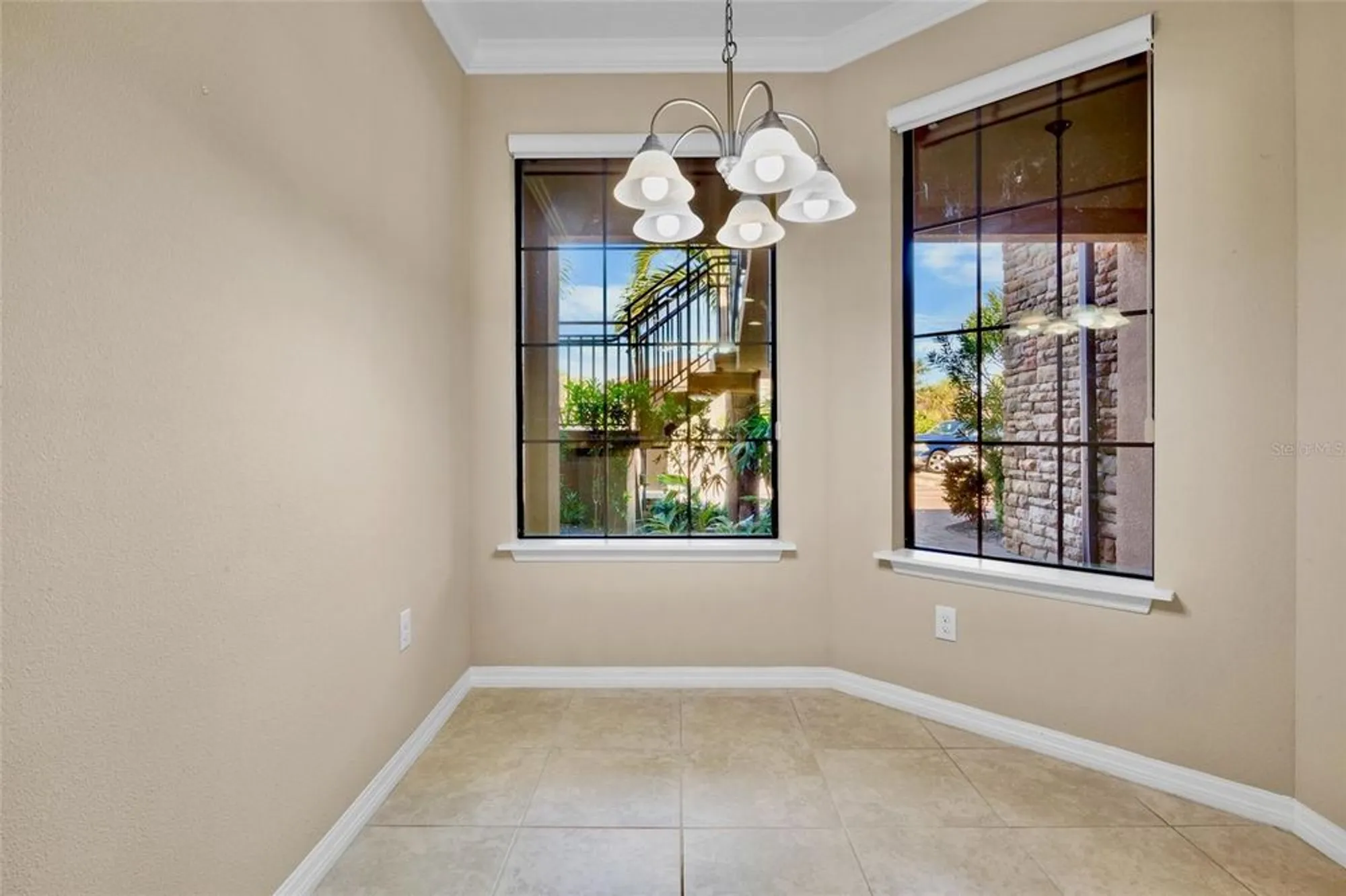 Property Slideshow image 9 of 49 | 5425 cicerone st 103, Sarasota, FL, 34238