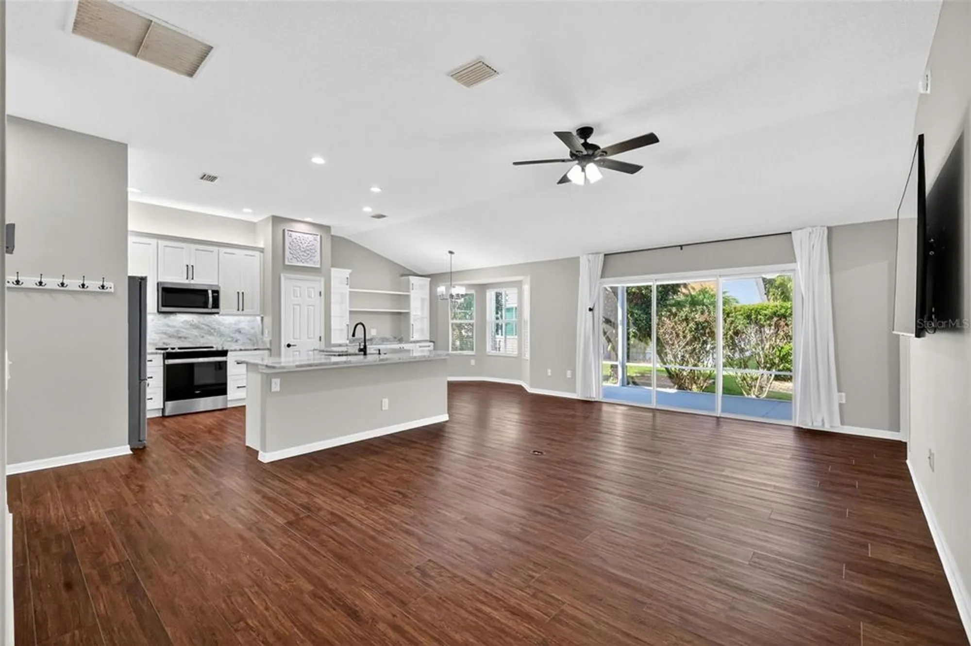 Property Slideshow image 14 of 39 | 669 pearson st, The Villages, FL, 32162