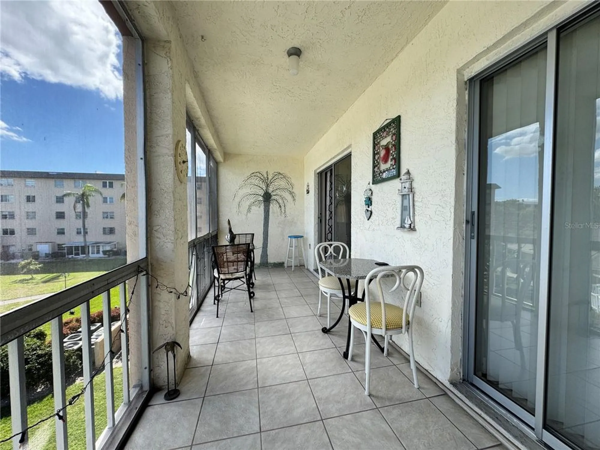 Property Slideshow image 15 of 48 | 3927 lake bayshore dr # f312, Bradenton, FL, 34205