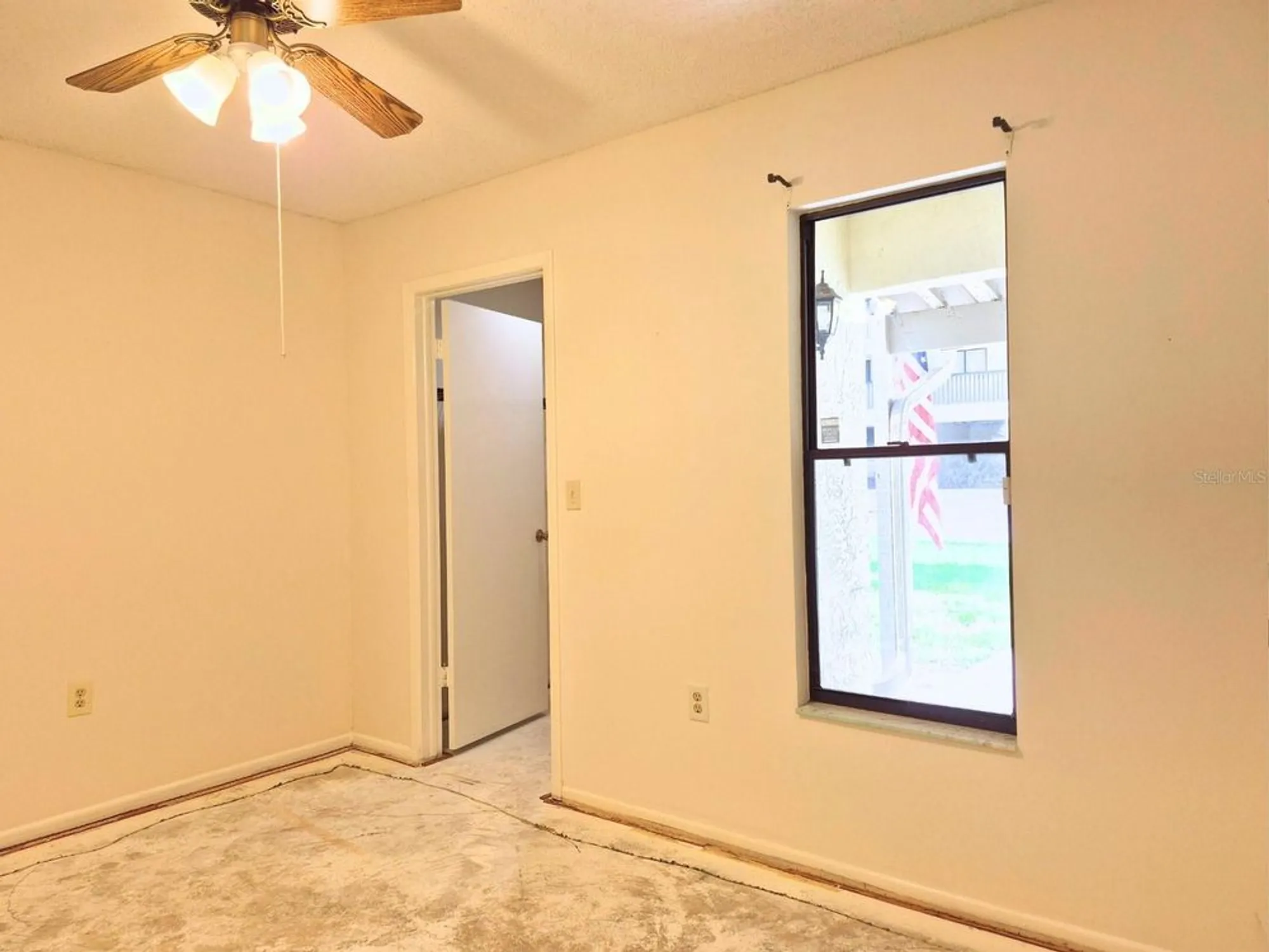 Property Slideshow image 24 of 31 | 1306 golfview dr # 1306, Tarpon Springs, FL, 34689