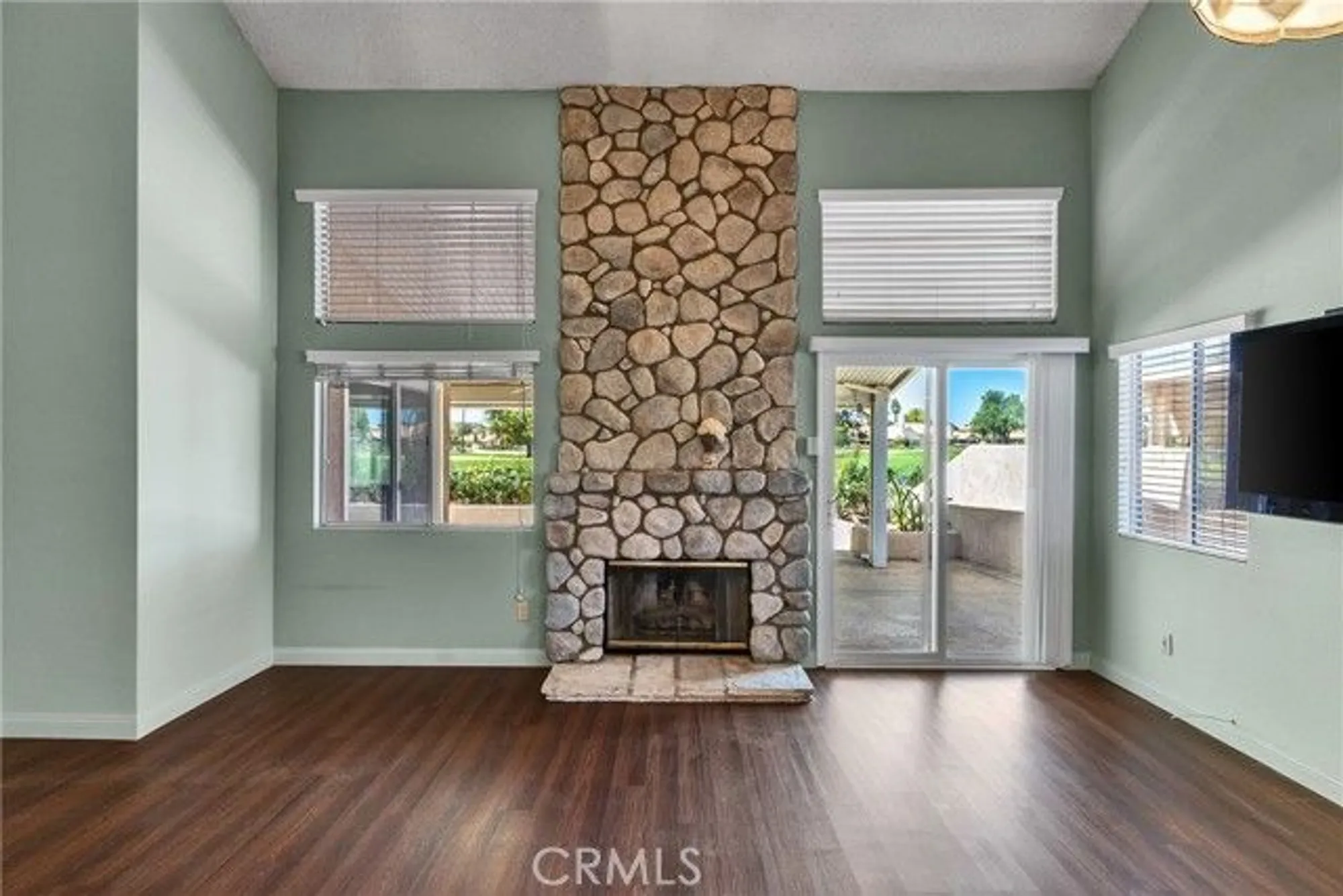Property Slideshow image 12 of 45 | 1127 riviera ave, Banning, CA, 92220