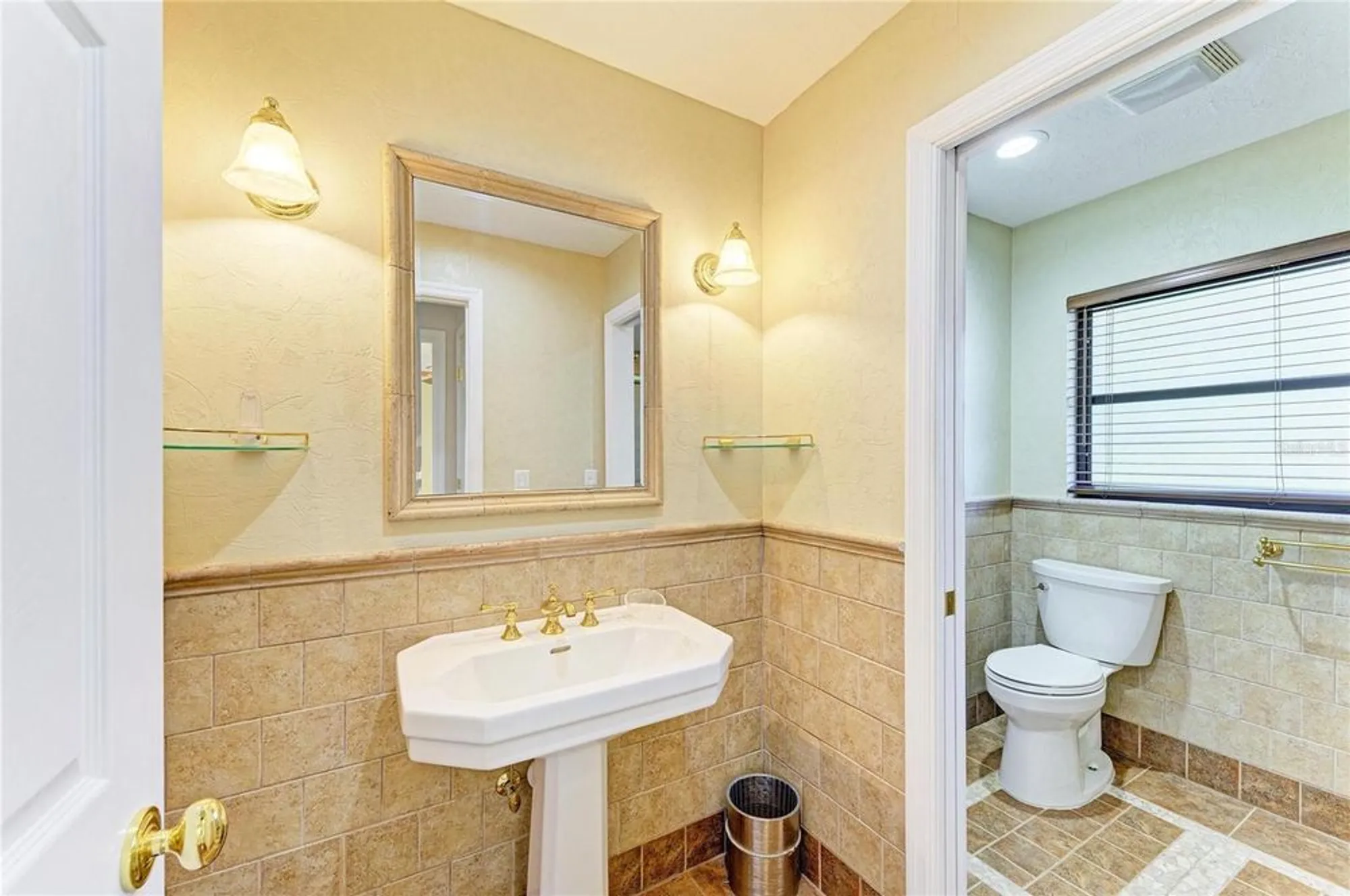 Property Slideshow image 44 of 83 | 5668 country lakes dr, Sarasota, FL, 34243