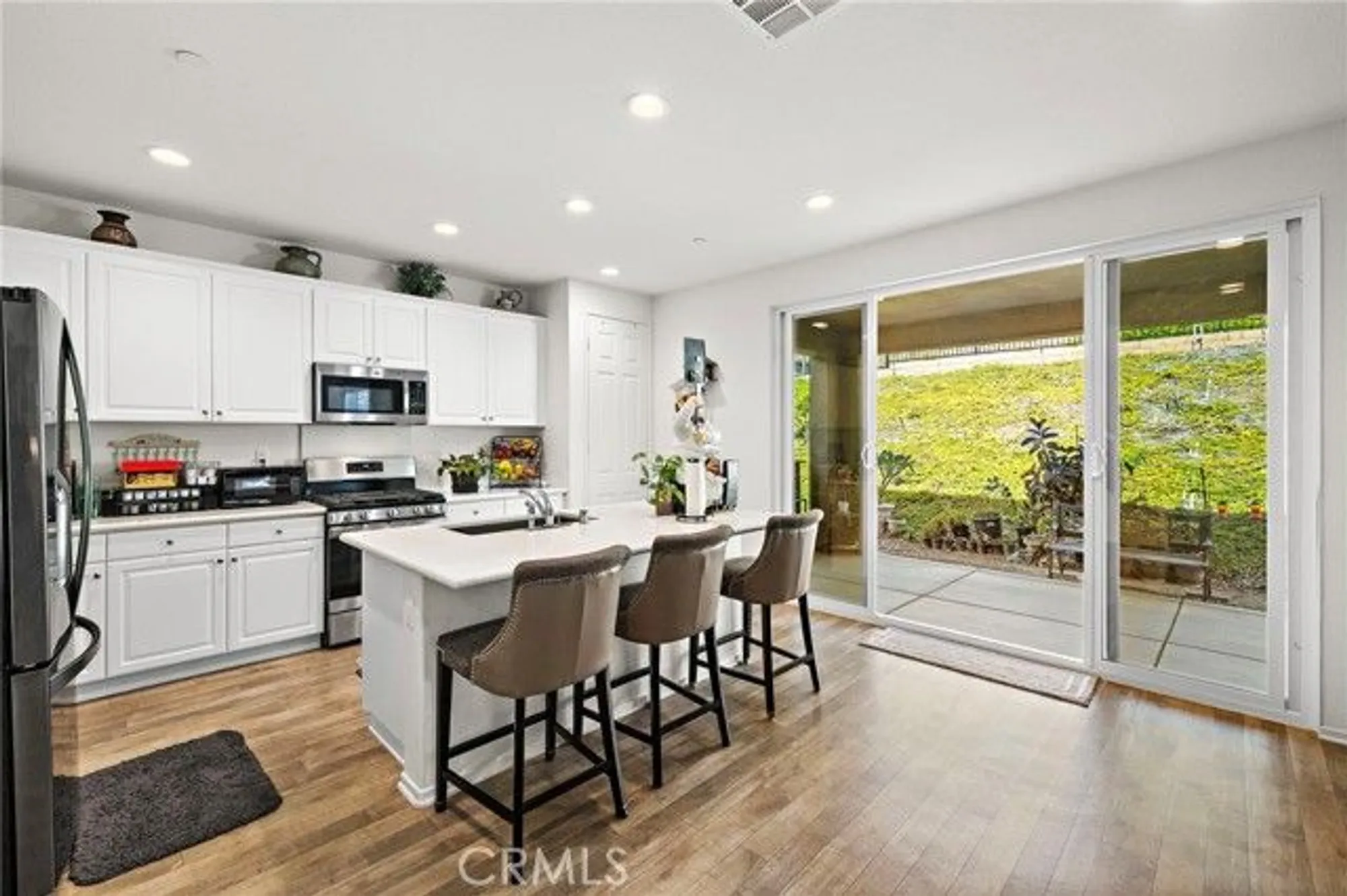 Property Slideshow image 10 of 24 | 11662 starlily ct, Corona, CA, 92883