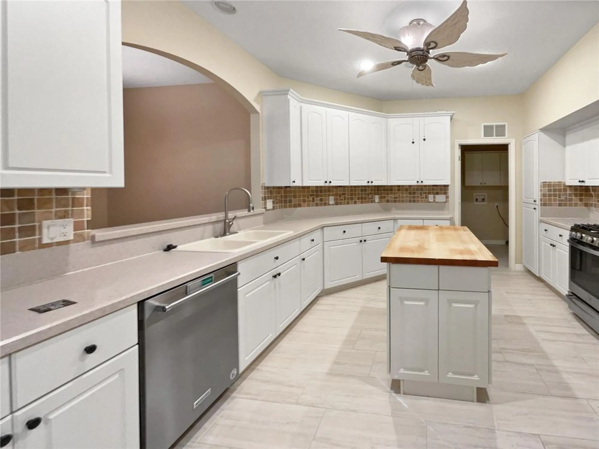 Property Slideshow image 2 of 36 | 5331 indian ocean loop, Tavares, FL, 32778