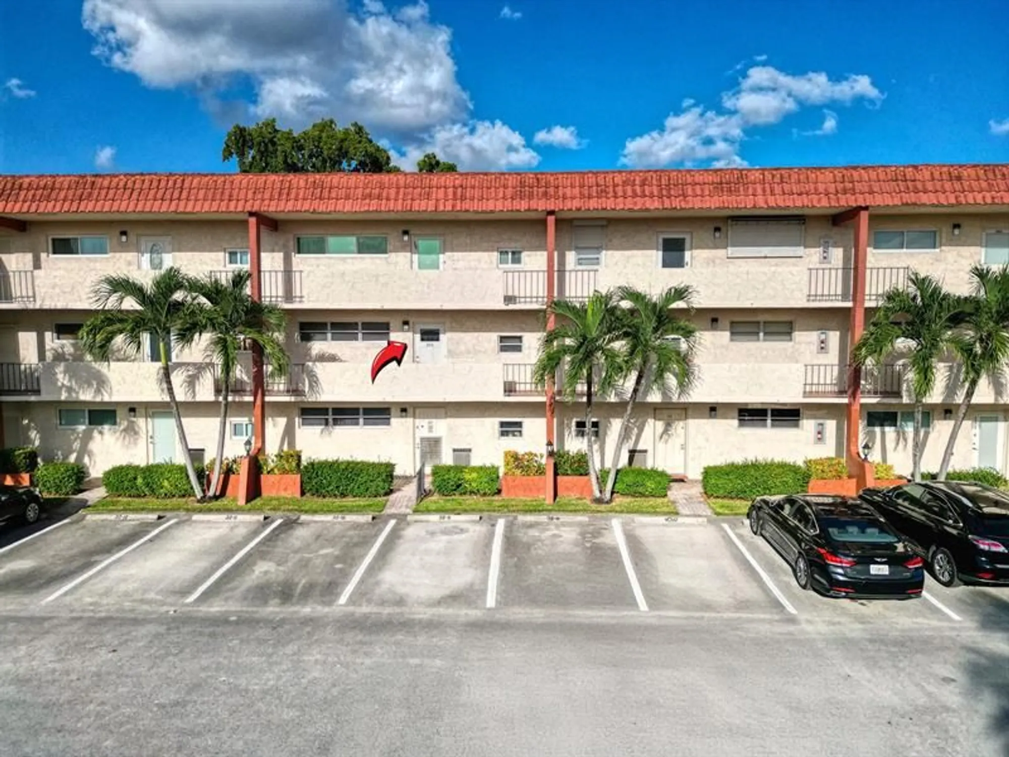 Property Slideshow image 2 of 33 | 8980 s hollybrook blvd 204, Pembroke Pines, FL, 33025