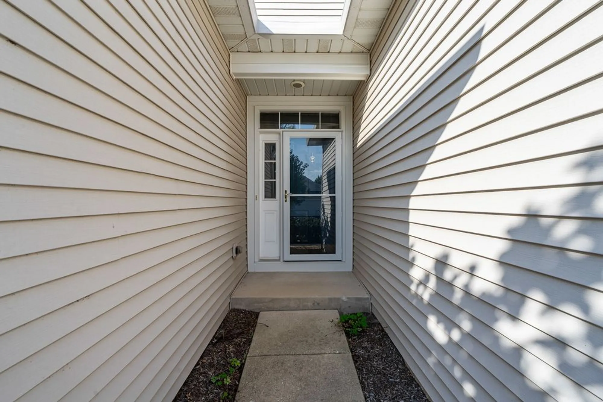 Property Slideshow image 29 of 39 | 1611 benzie cir, Romeoville, IL, 60446